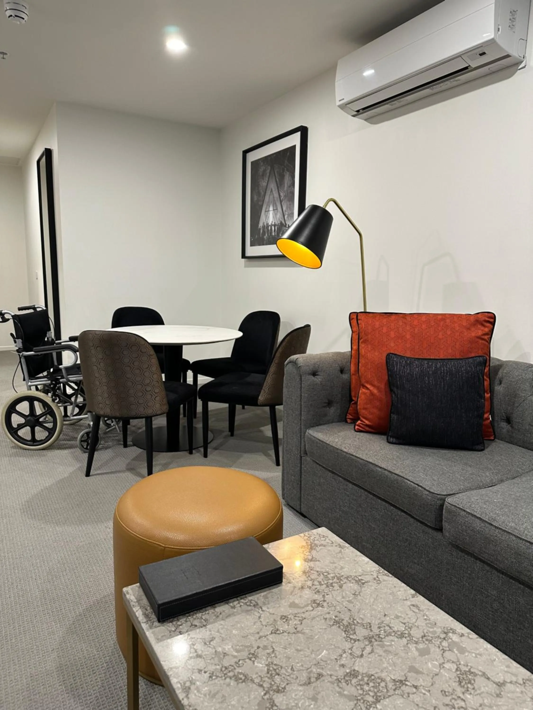 Living room in Deco Hotel Canberra