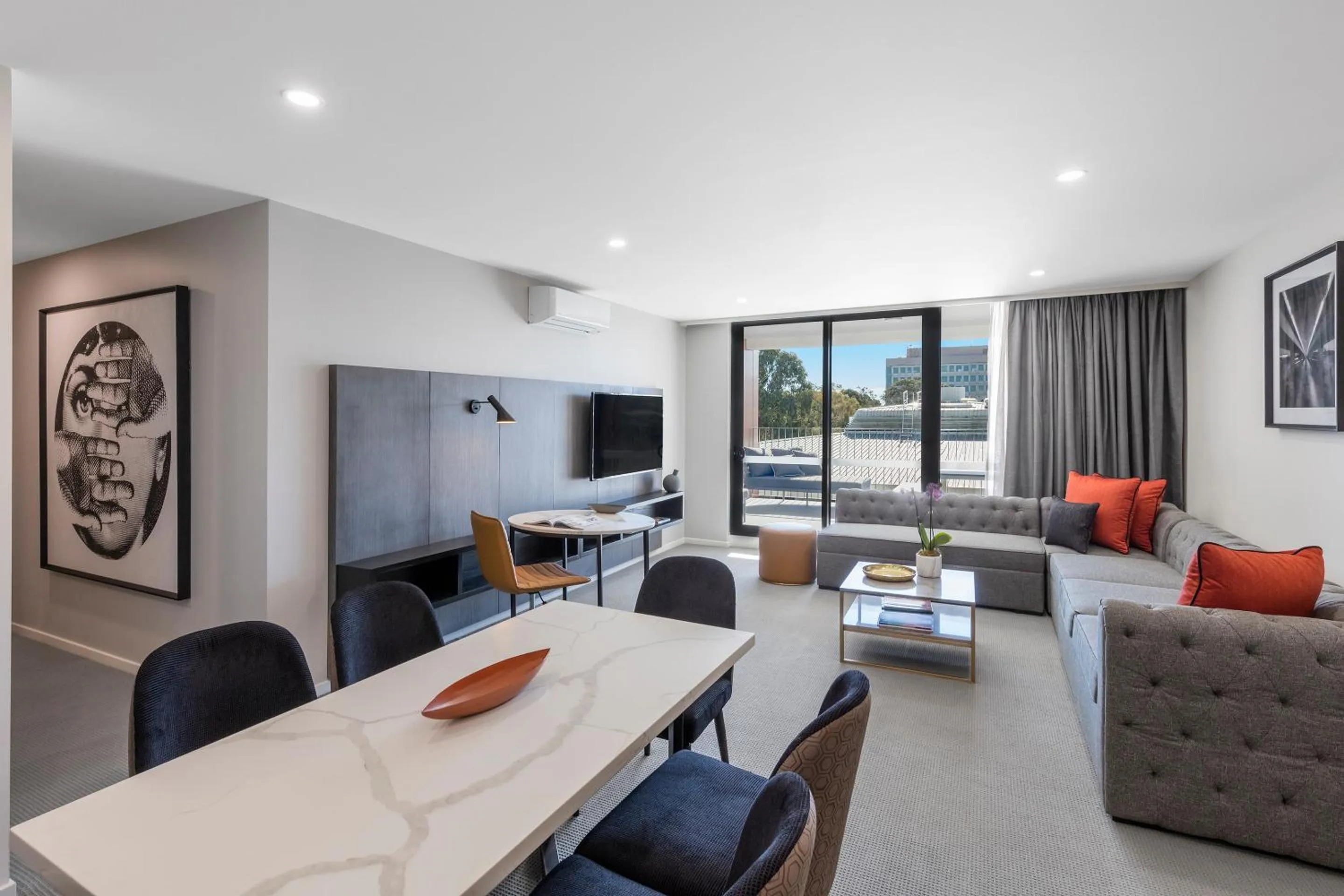 Communal lounge/ TV room in Deco Hotel Canberra