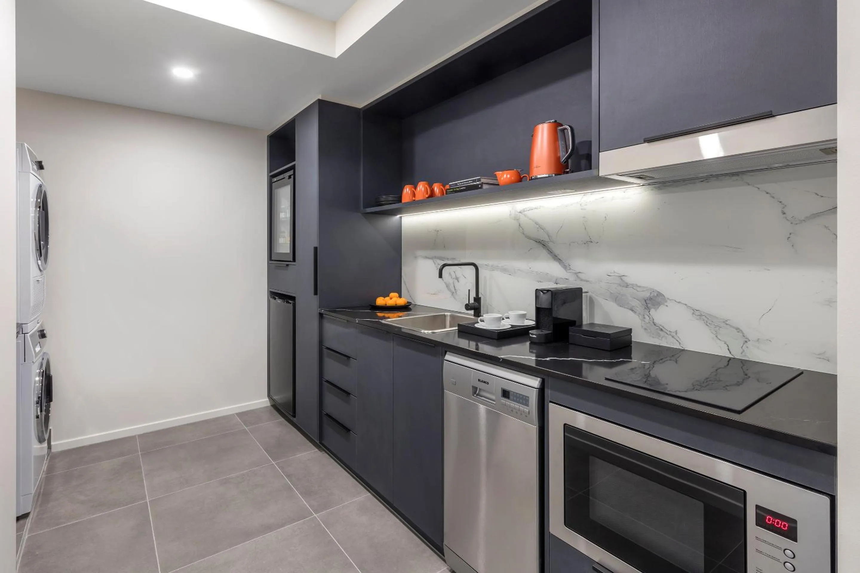 Coffee/tea facilities in Deco Hotel Canberra