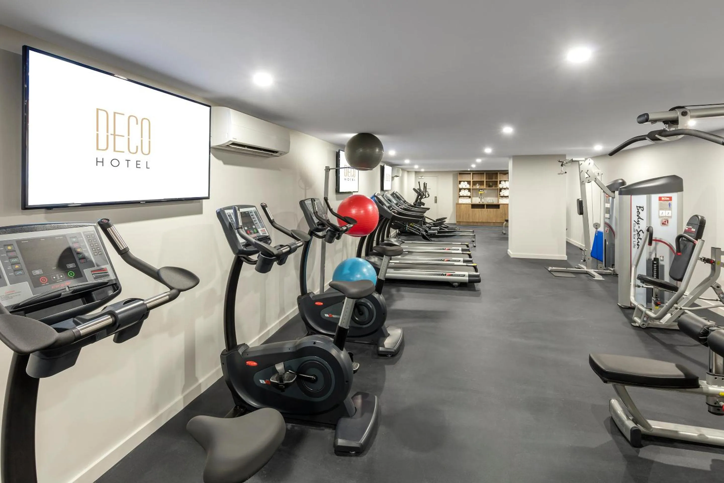 Fitness centre/facilities in Deco Hotel Canberra
