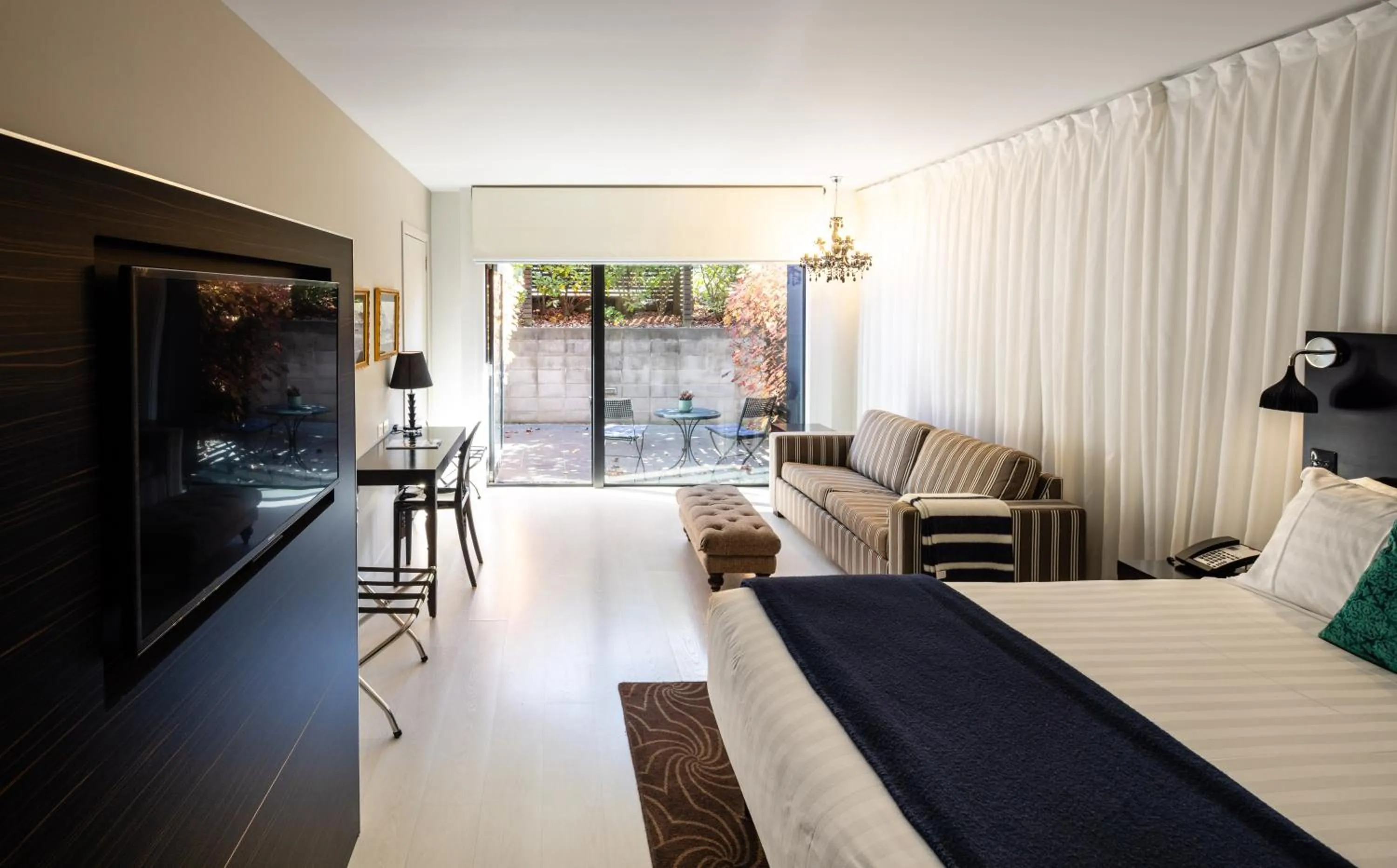 Bedroom, Bed in Queenstown Park Boutique Hotel