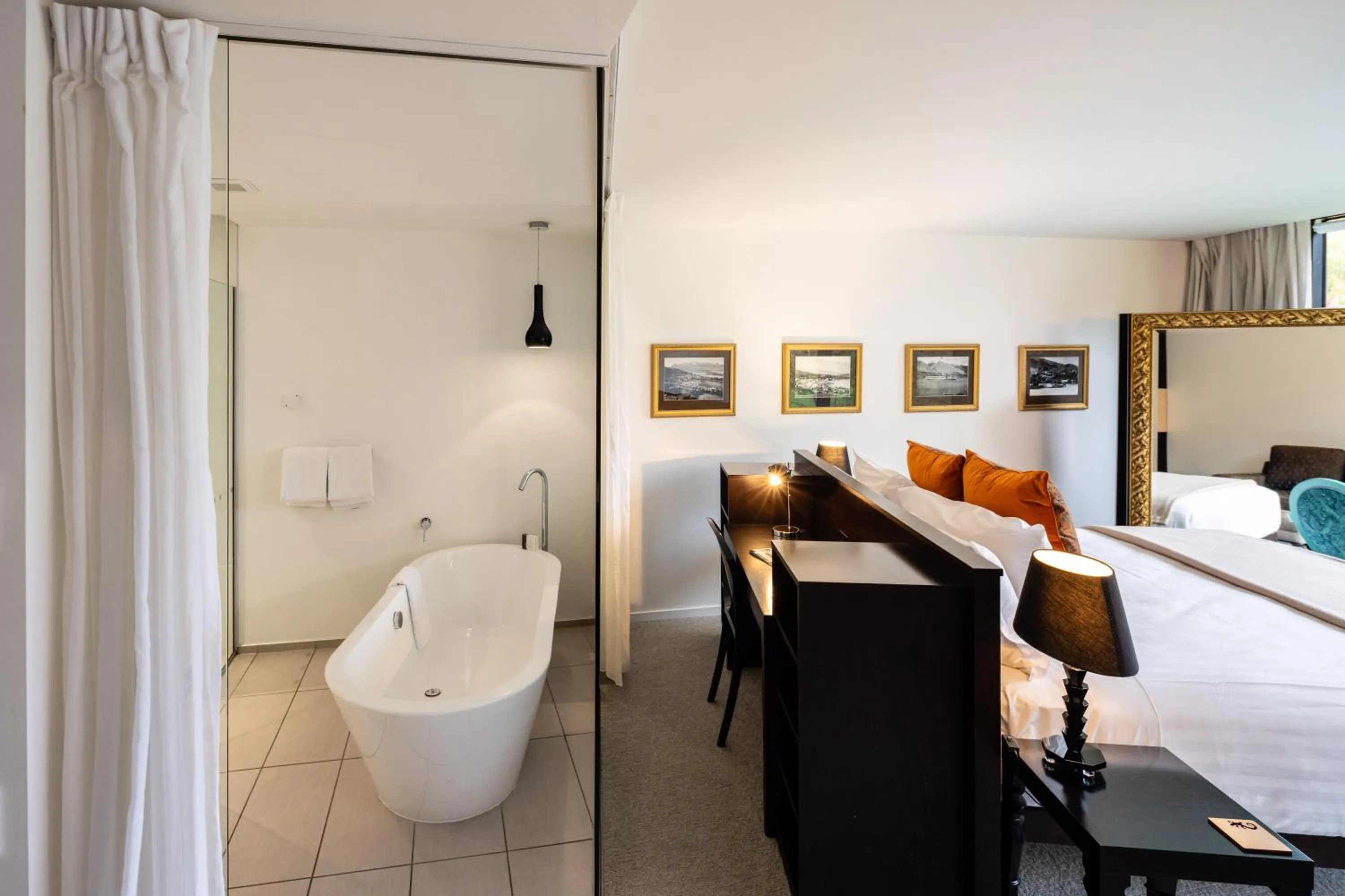 Bath, Bed in Queenstown Park Boutique Hotel