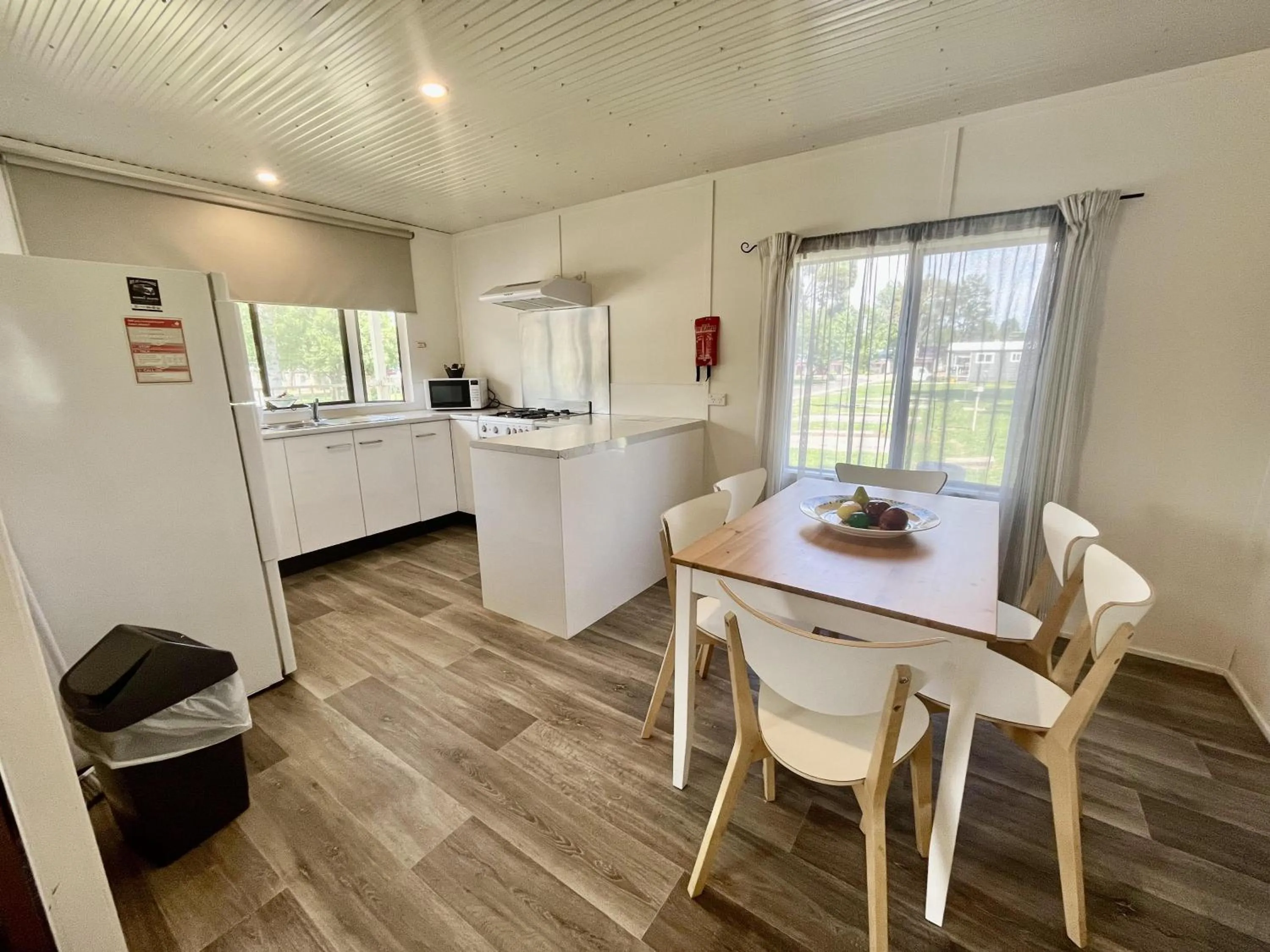 Dining area in Young Caravan and Tourist Park