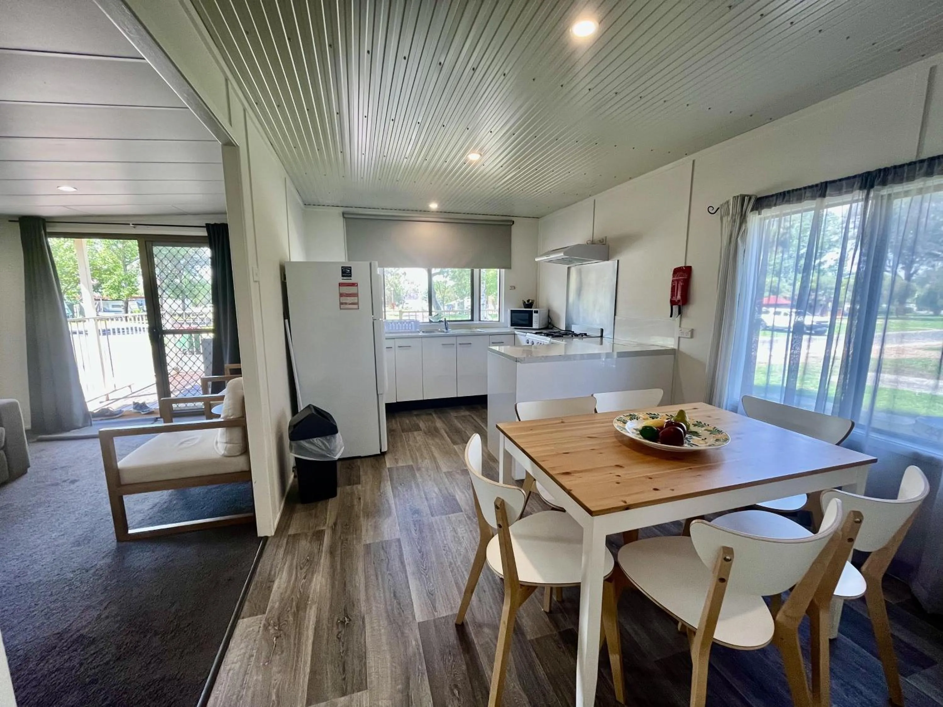 Kitchen or kitchenette in Young Caravan and Tourist Park