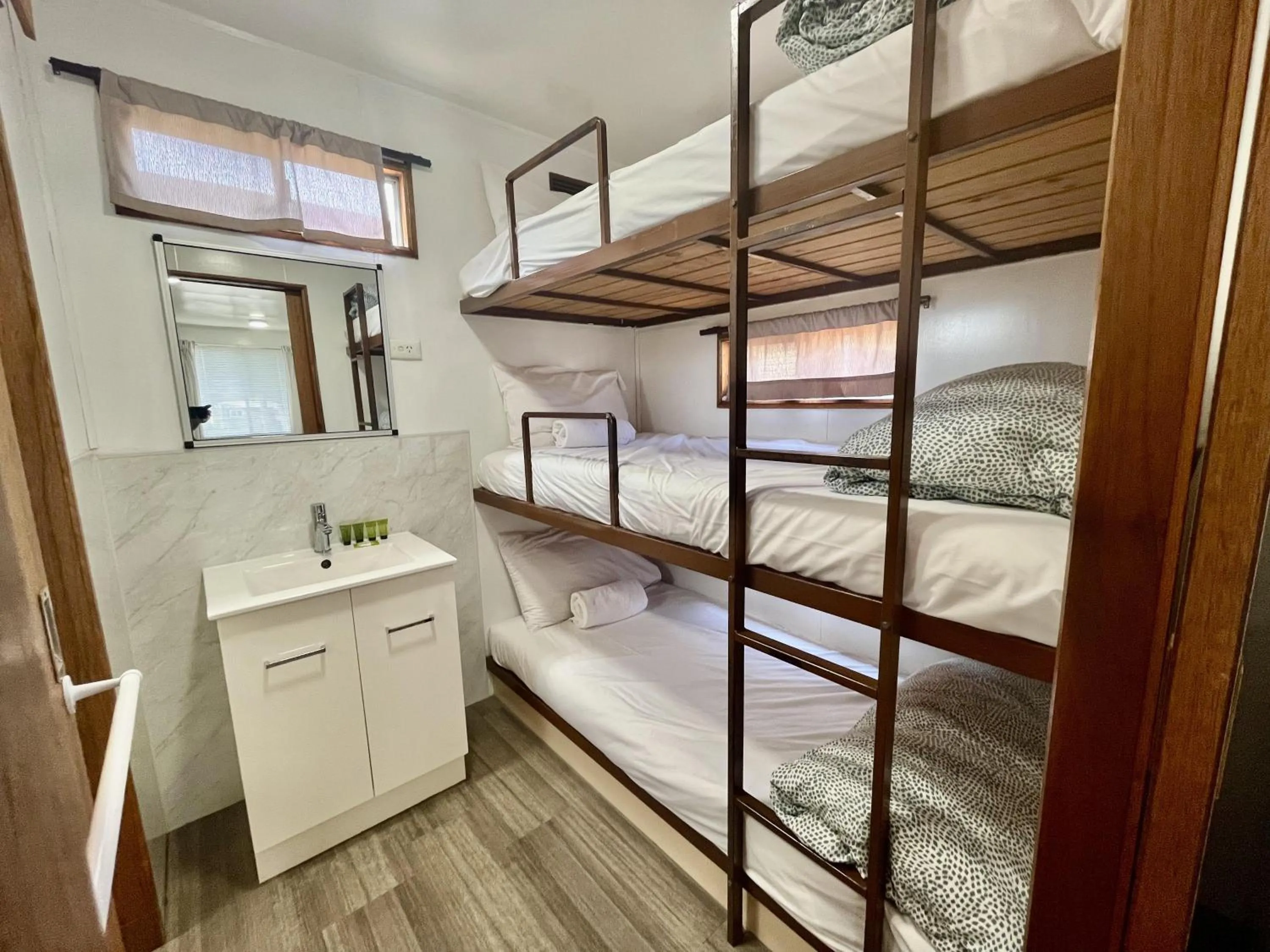 Bedroom, Bed in Young Caravan and Tourist Park