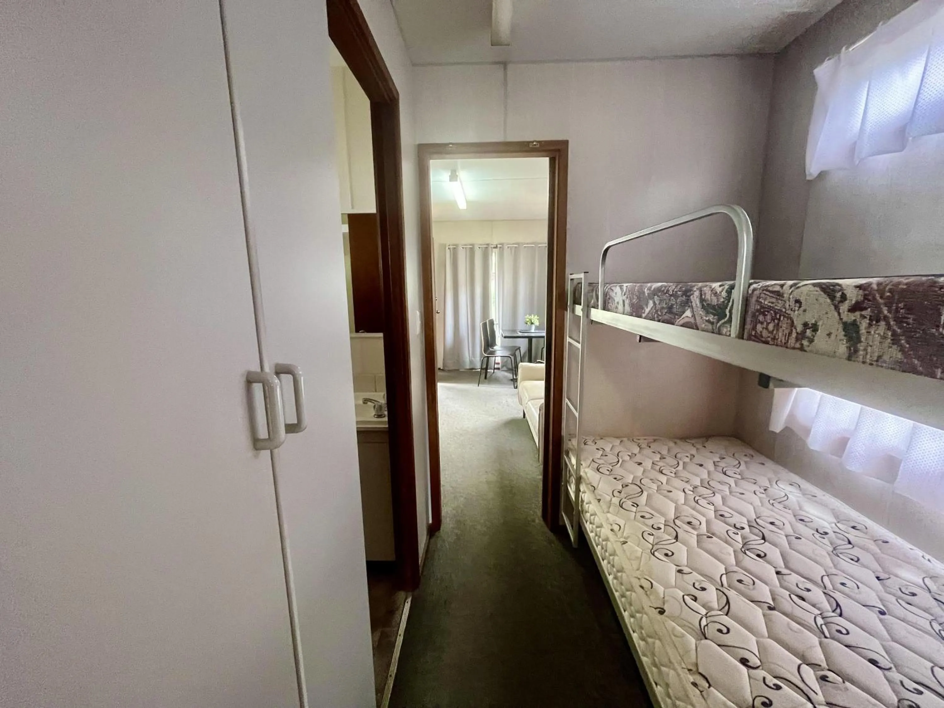 Bedroom, Bed in Young Caravan and Tourist Park