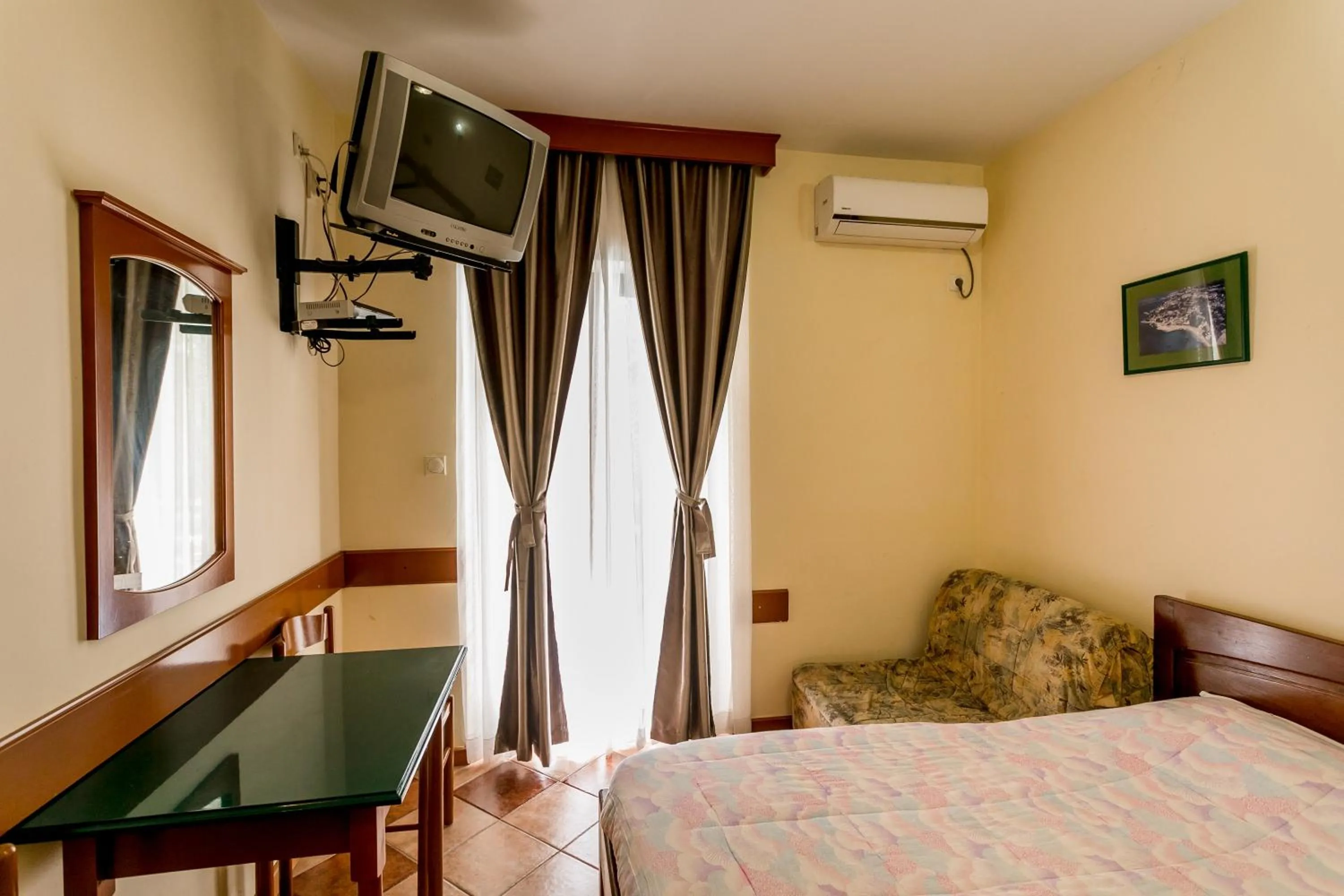 Bed in Apartments Maslina