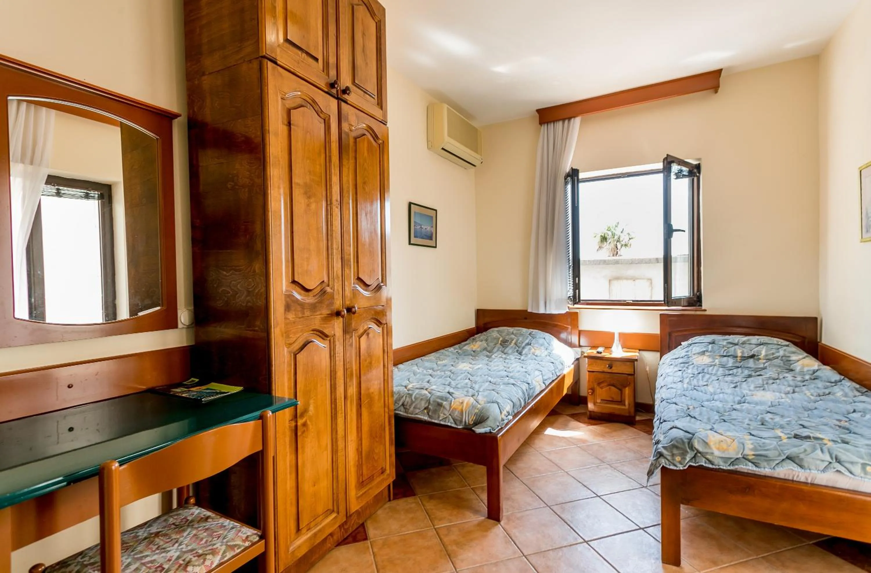 Bed in Apartments Maslina