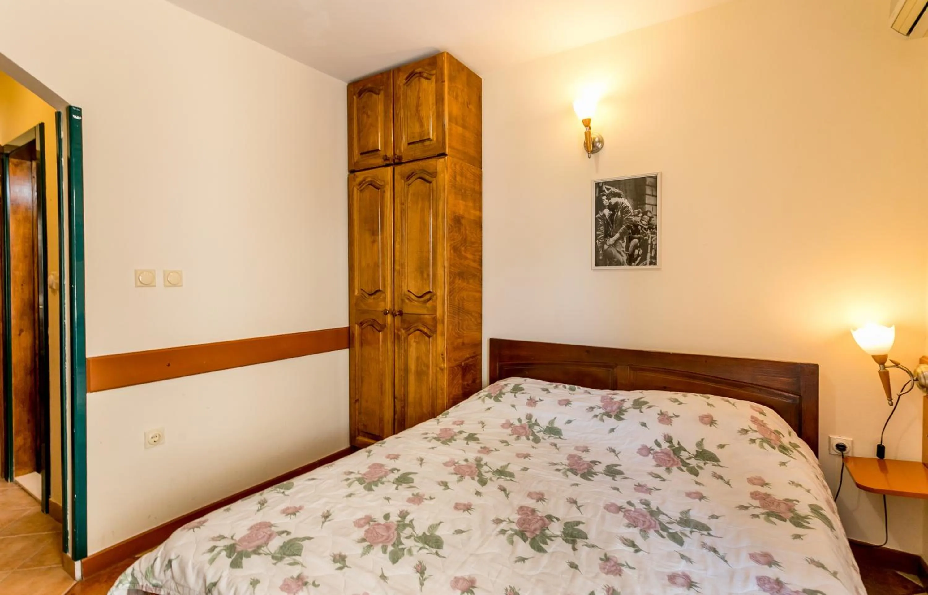Bed in Apartments Maslina