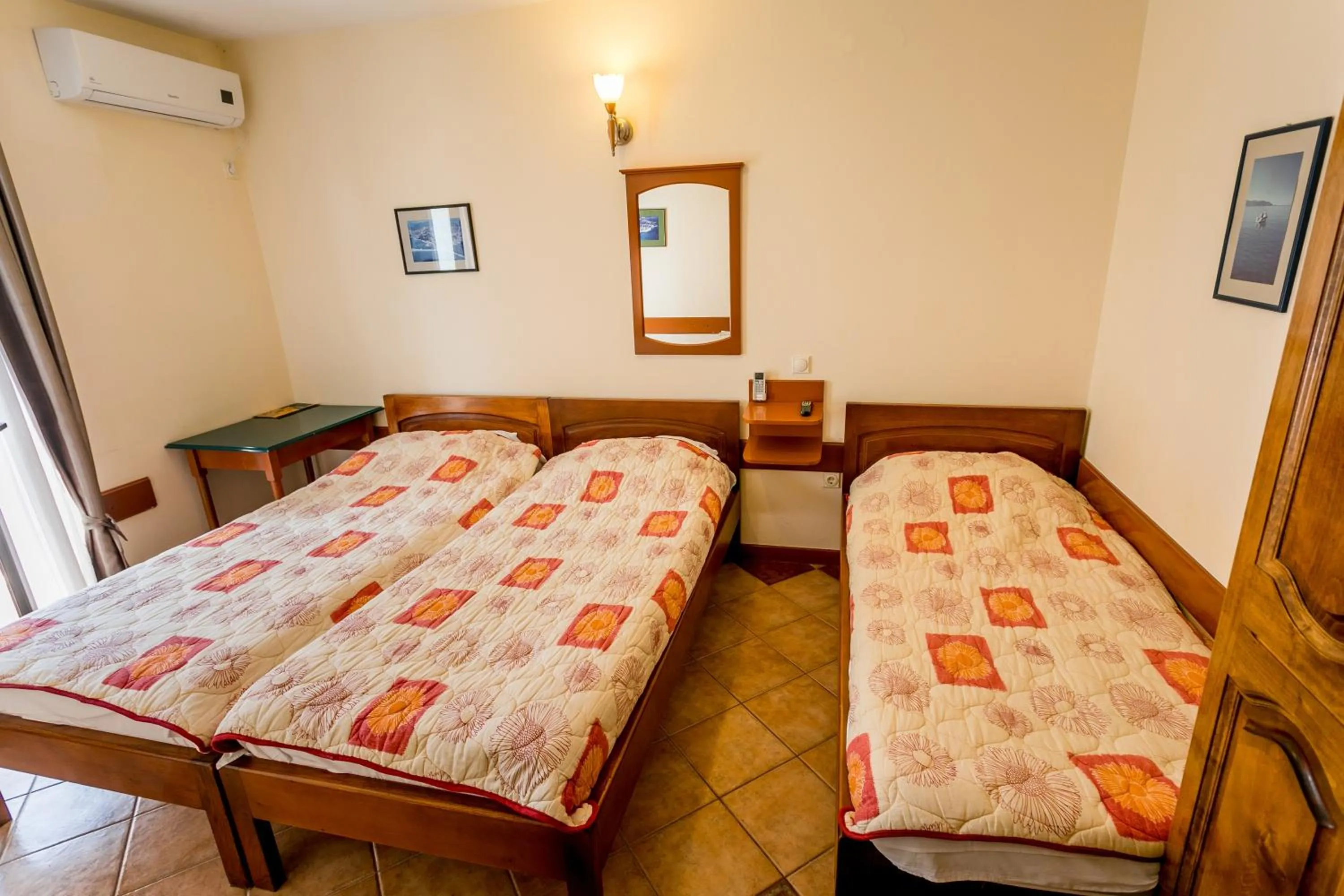 Bed in Apartments Maslina
