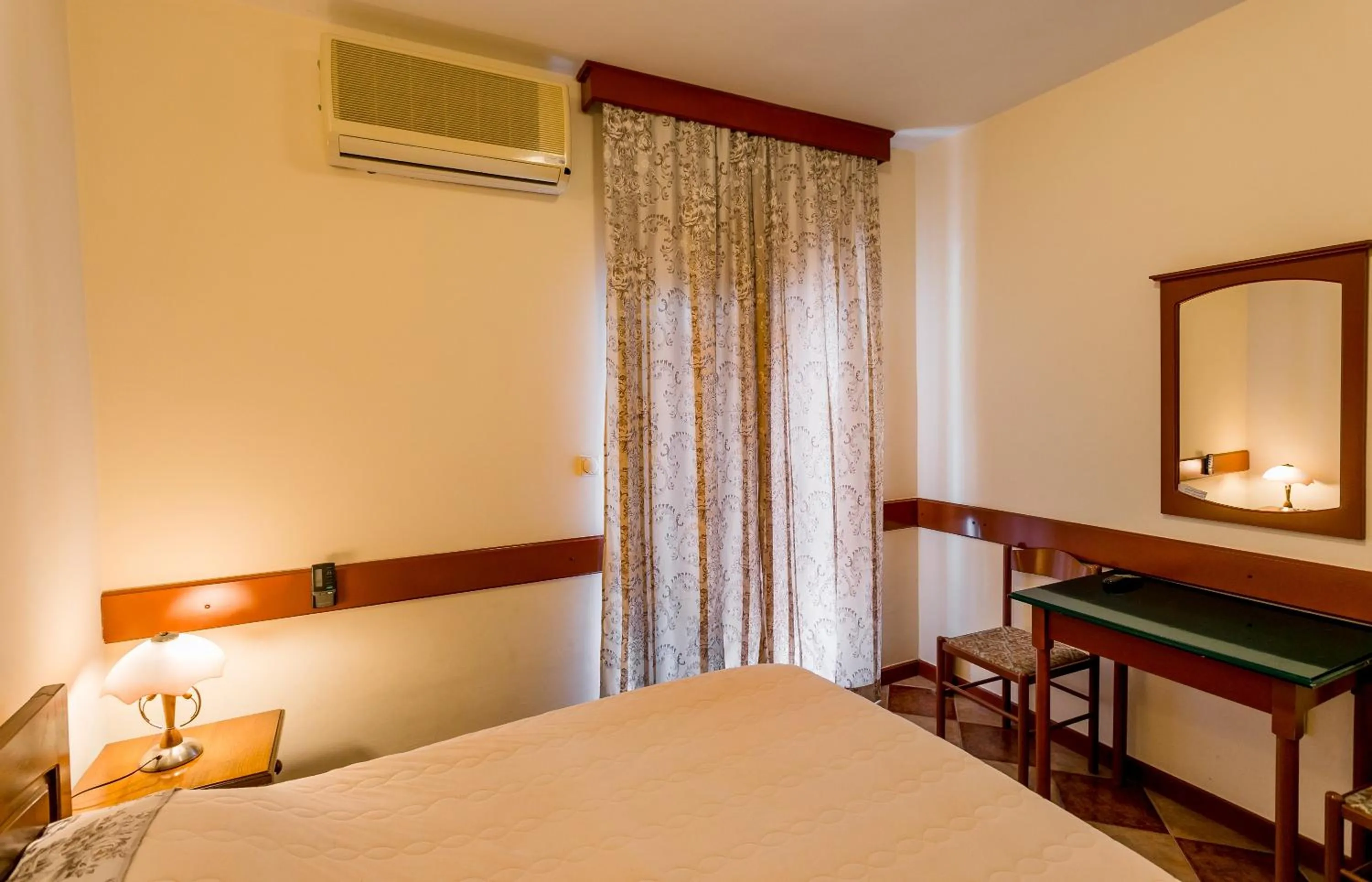 Bed in Apartments Maslina