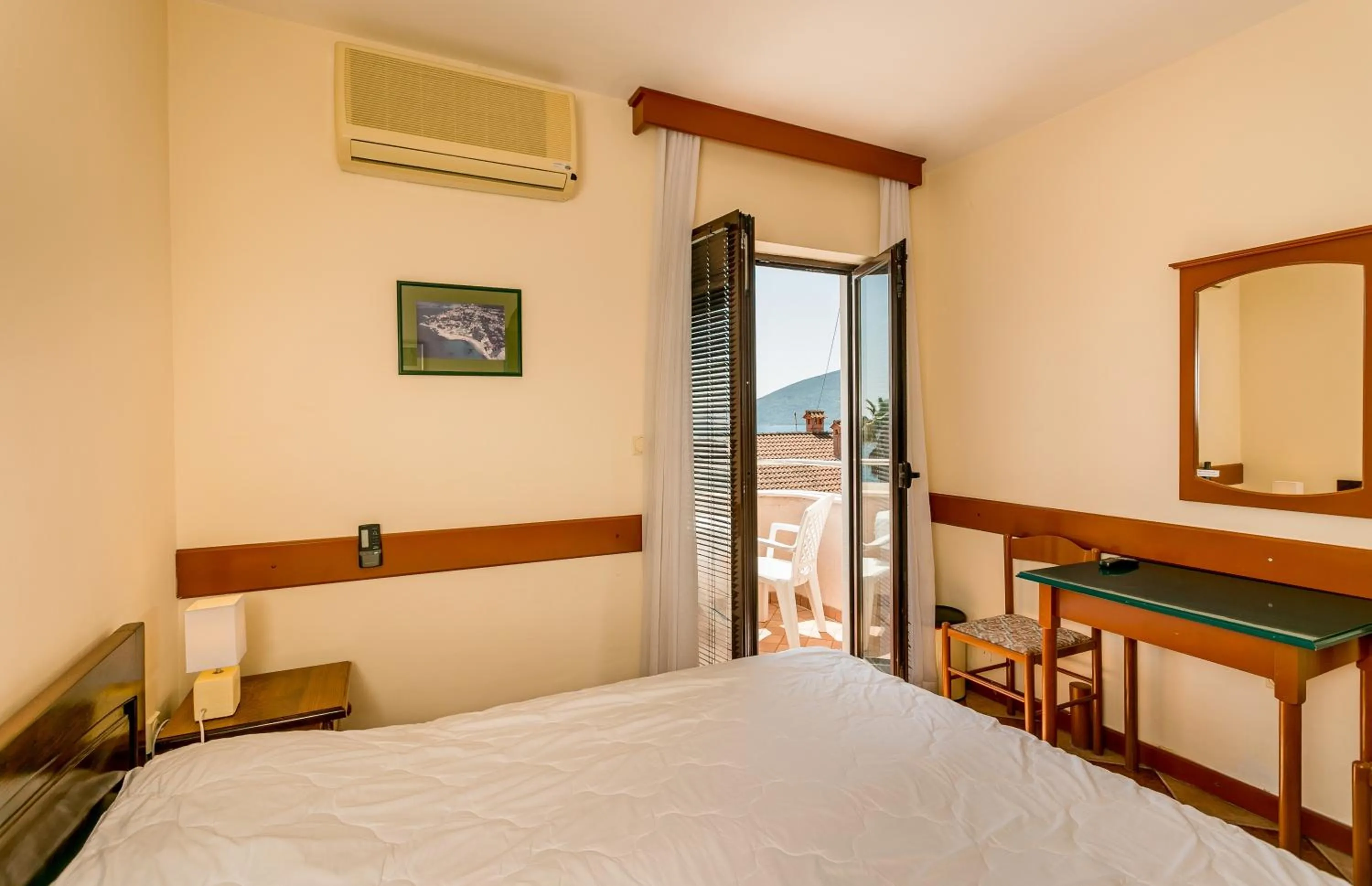 Bed in Apartments Maslina