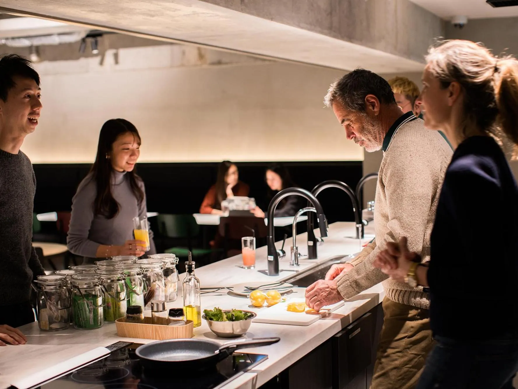 Communal kitchen in TUNE STAY KYOTO