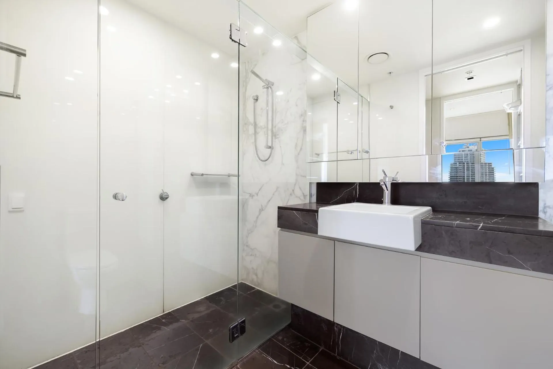 Artique Surfers Paradise - Official