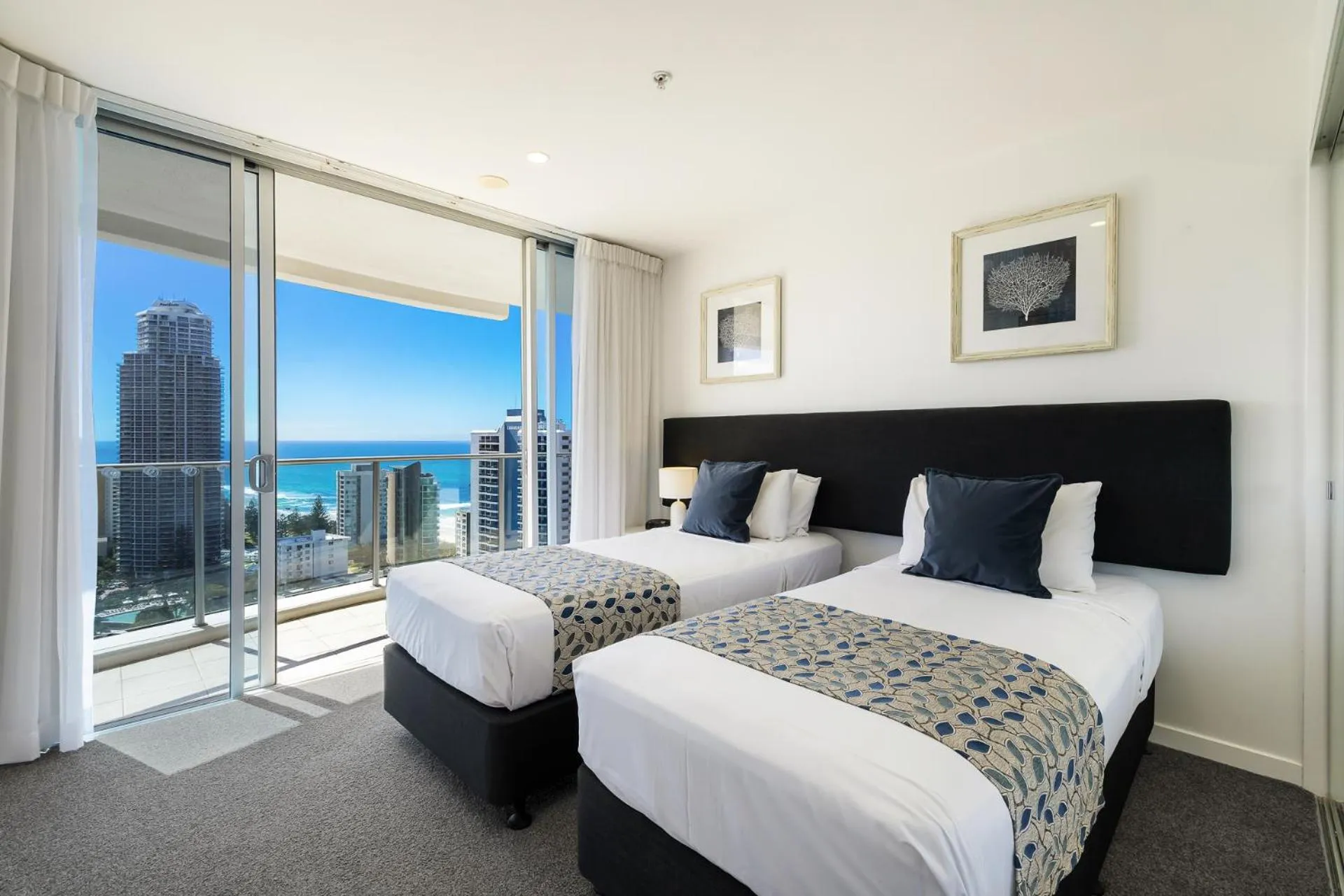 Bed in Artique Surfers Paradise - Official