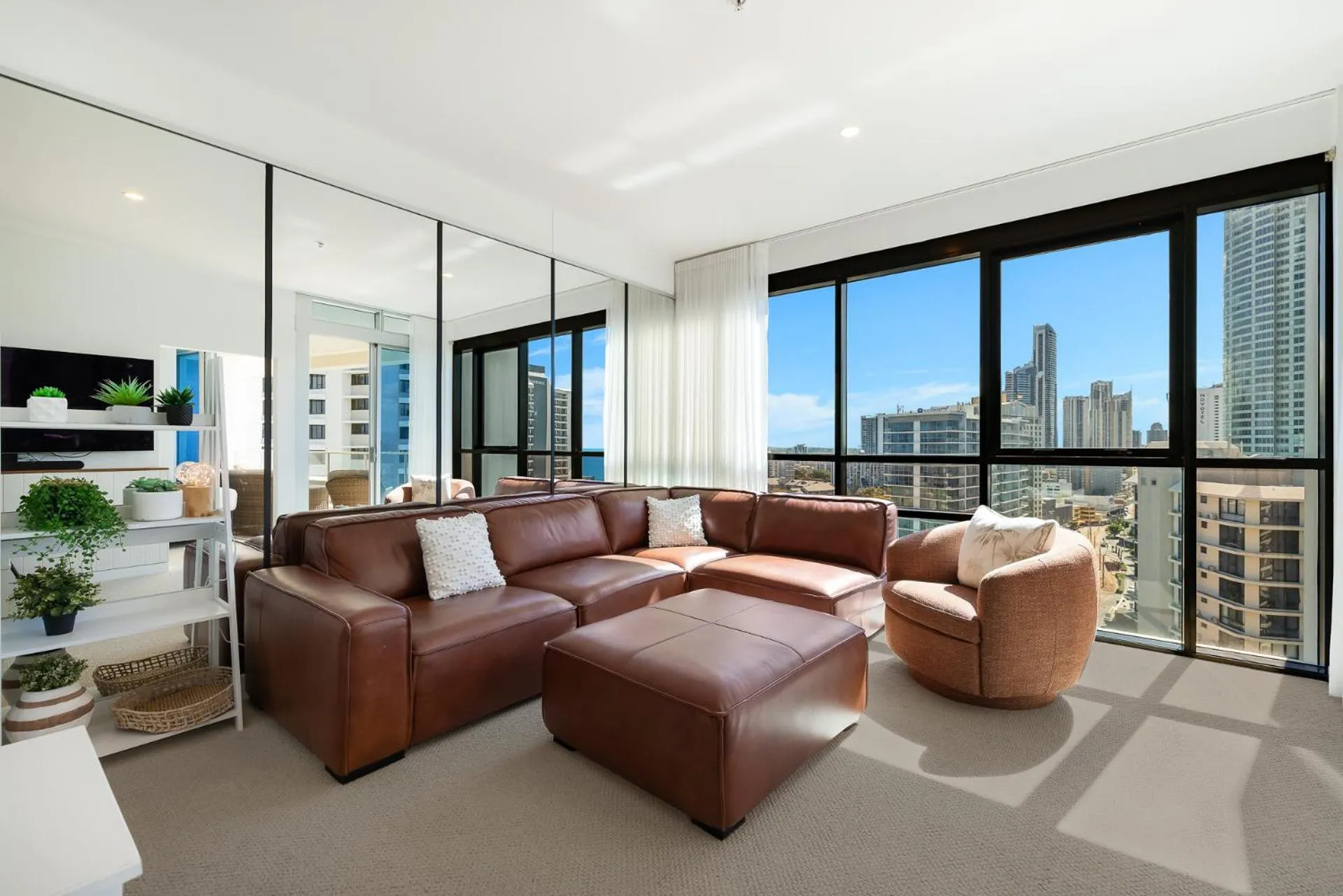 Artique Surfers Paradise - Official