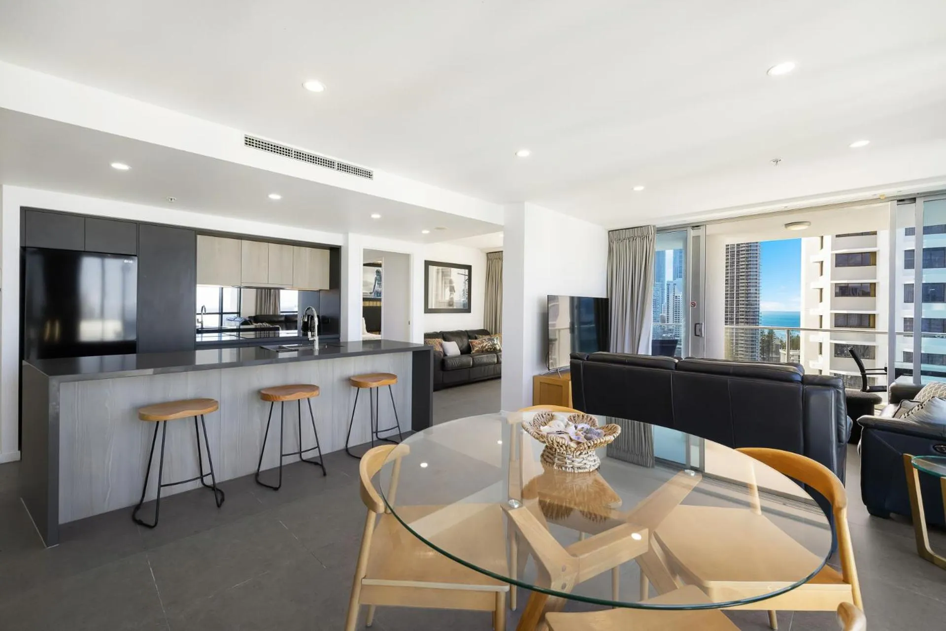 Artique Surfers Paradise - Official