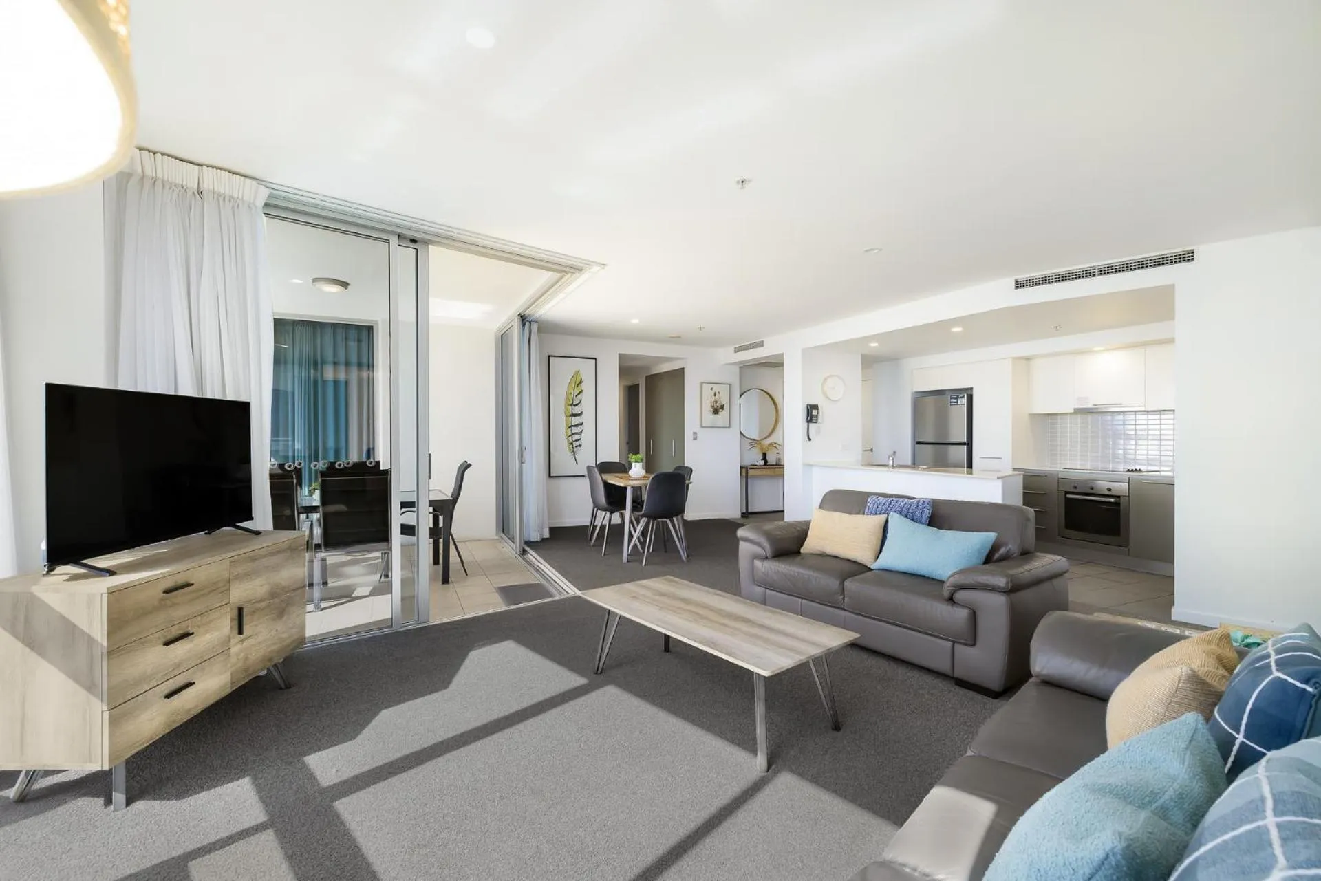 Artique Surfers Paradise - Official