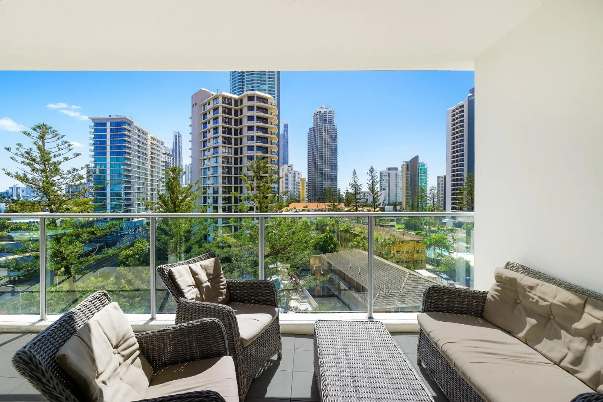 Artique Surfers Paradise - Official