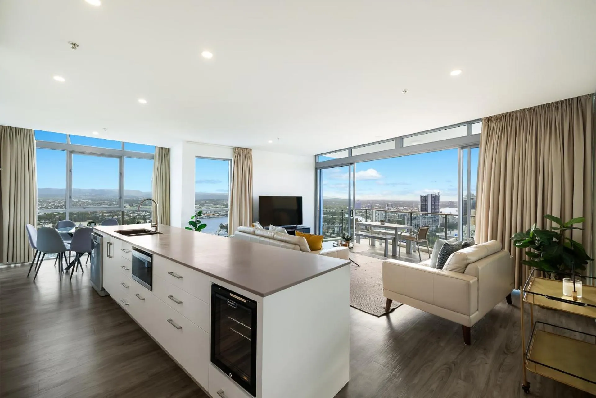 Artique Surfers Paradise - Official