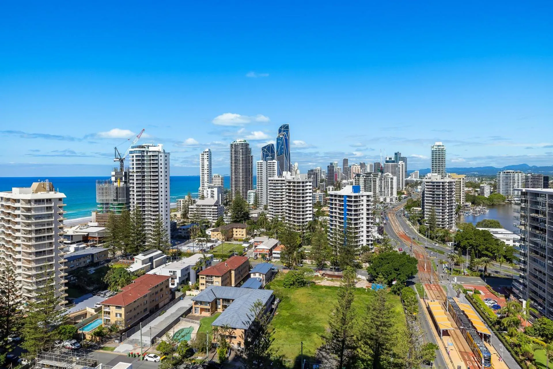 Artique Surfers Paradise - Official