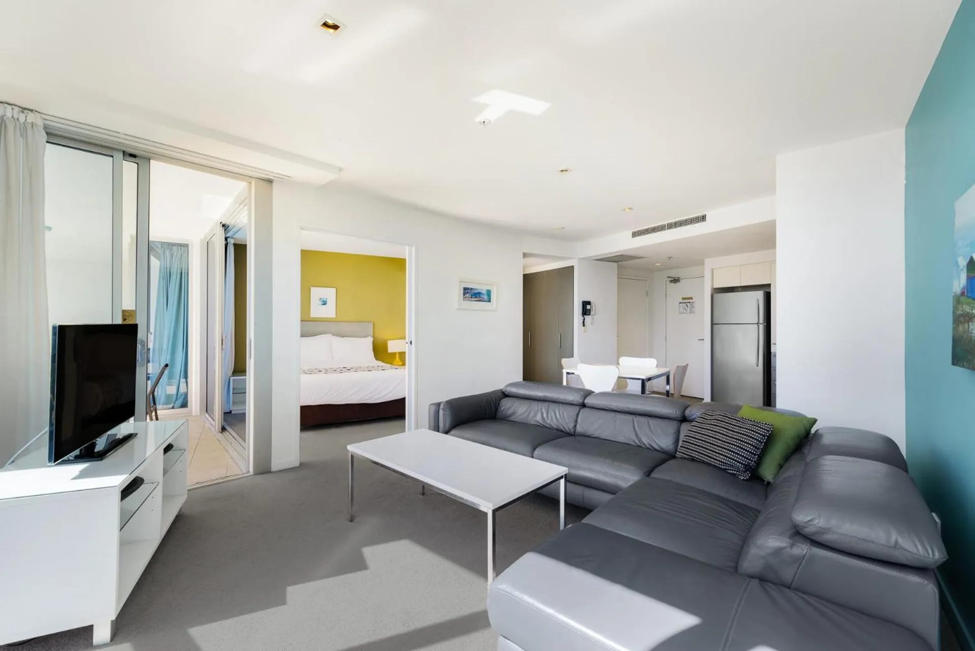 Artique Surfers Paradise - Official