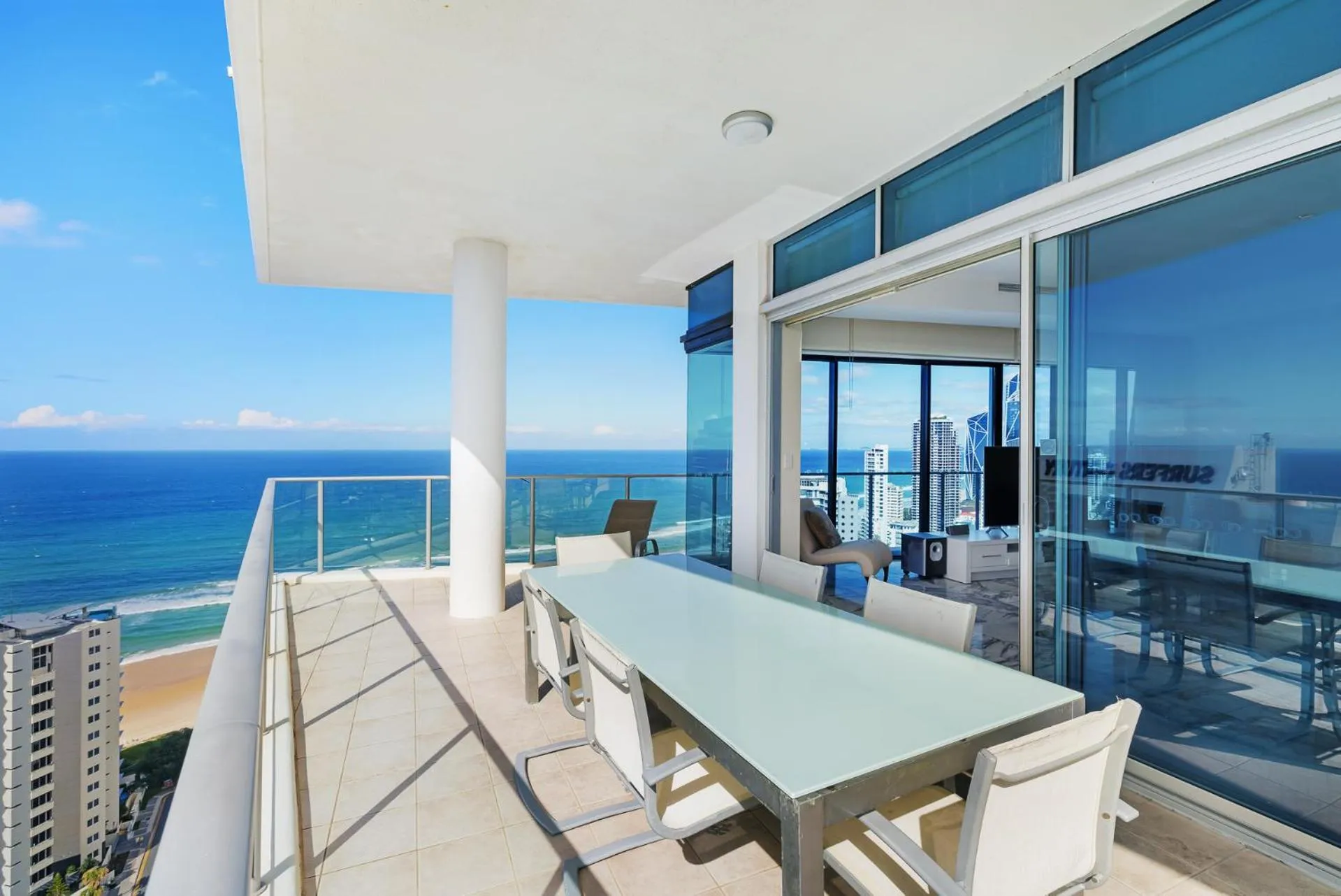 Artique Surfers Paradise - Official