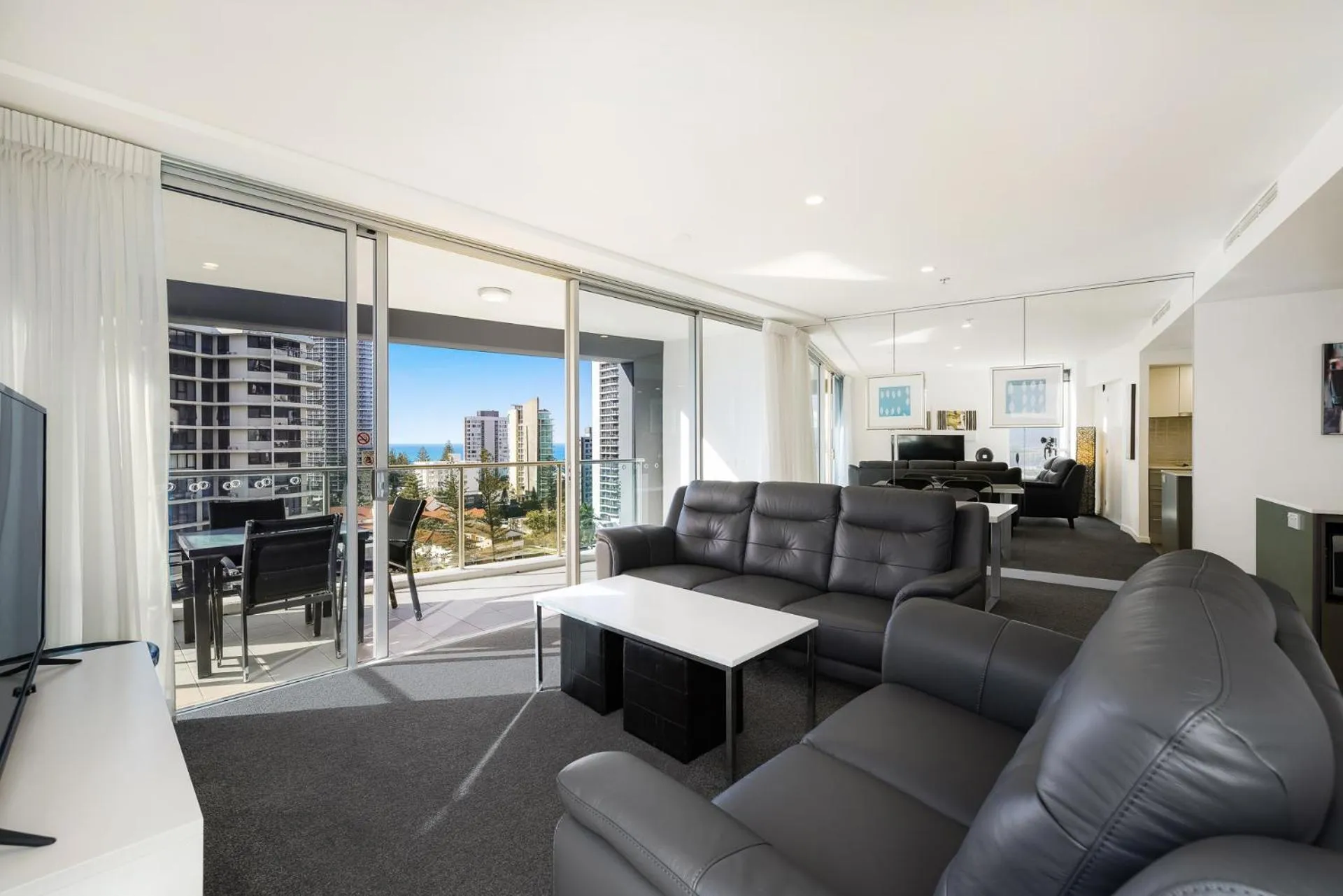 Artique Surfers Paradise - Official