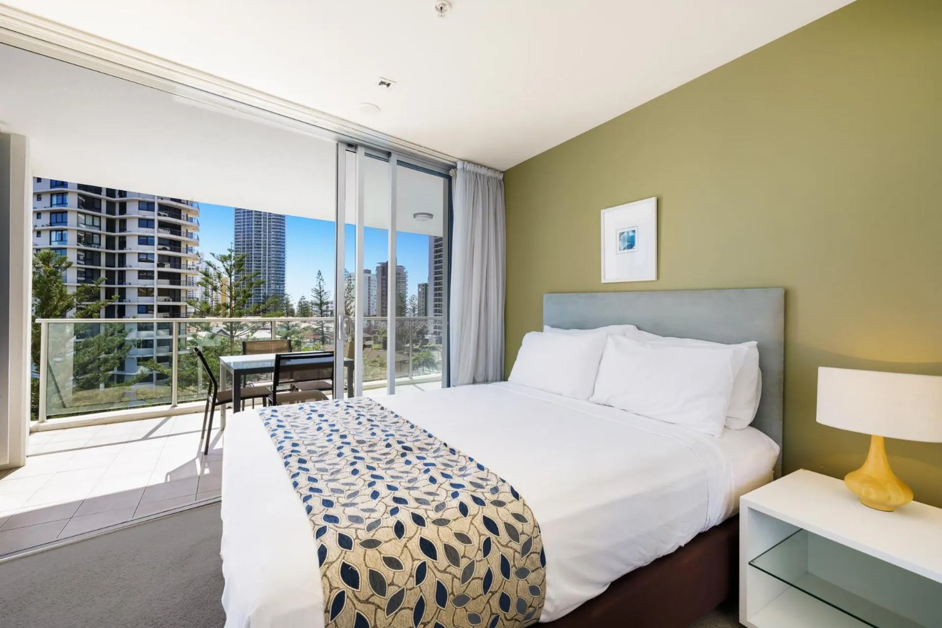 Bed in Artique Surfers Paradise - Official