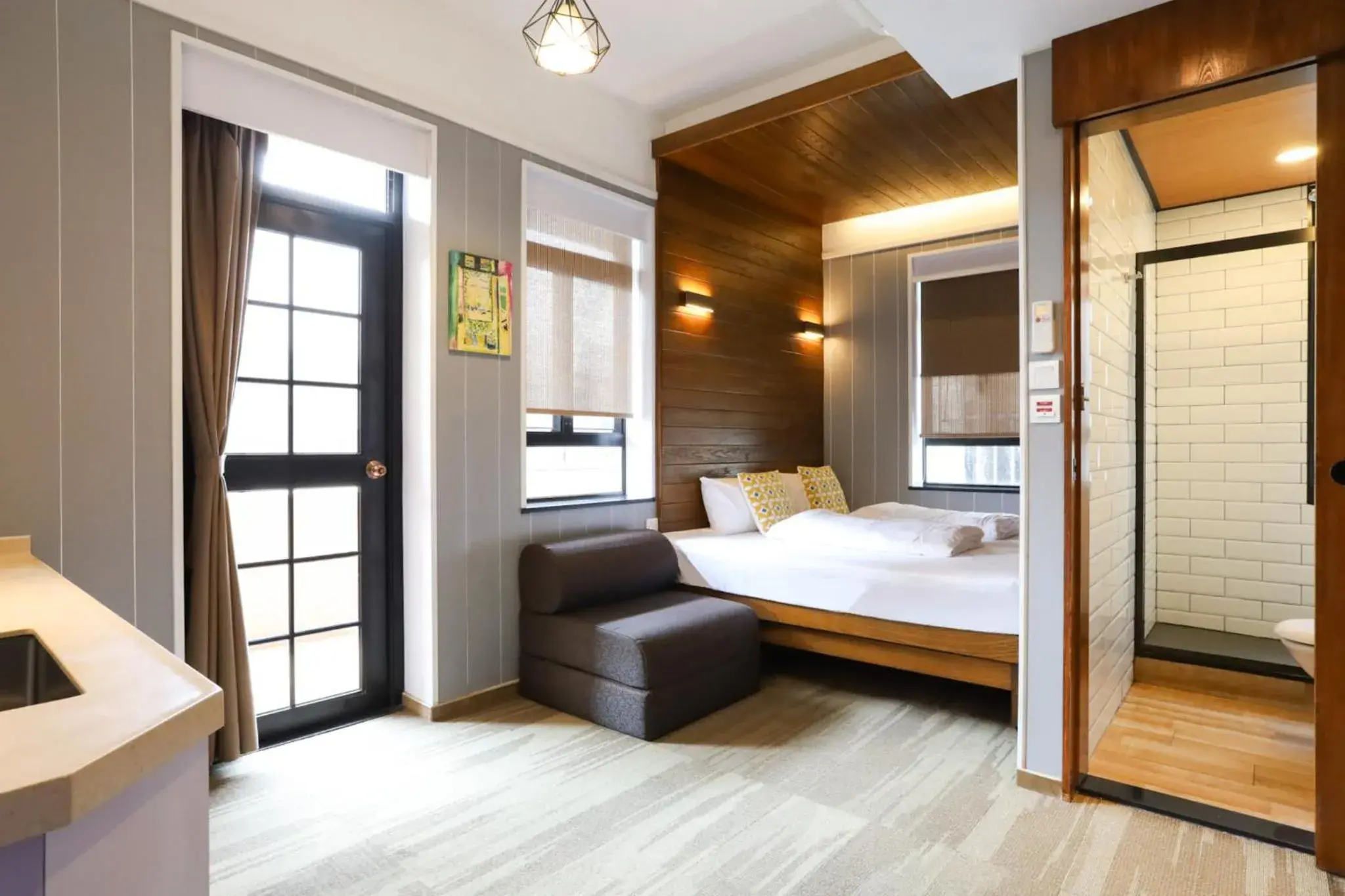 Double Room with Balcony in Lychee Sunset Hotel Cheung Chau Double Room with Balcony in Lychee Sunset Hotel Cheung Chau