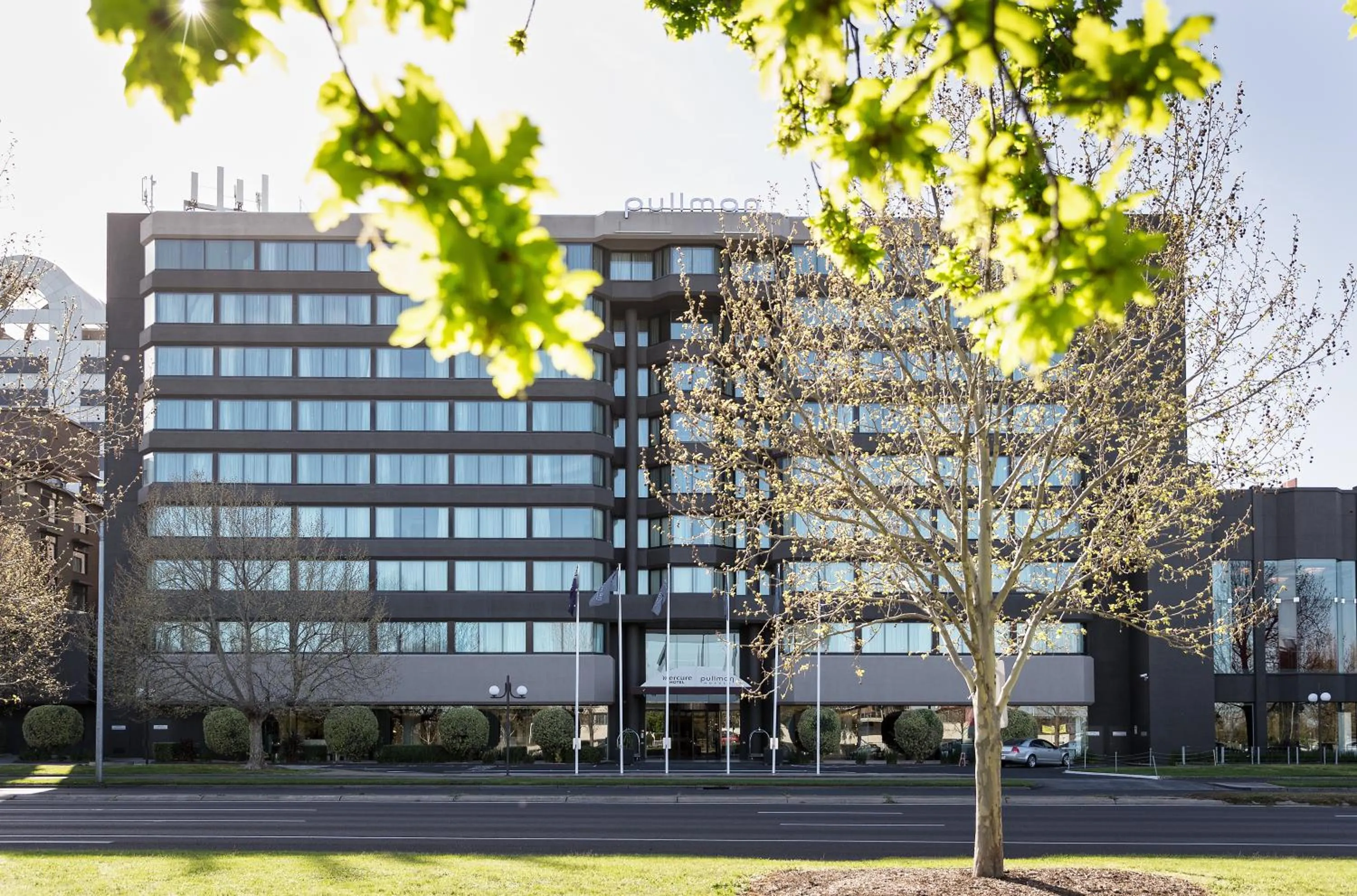 Facade/entrance in Pullman Melbourne Albert Park
