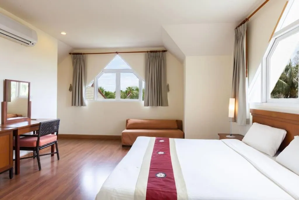 Bed in Baan Talay Samran 4 Bedrooms Villa with Beach and 3 pools