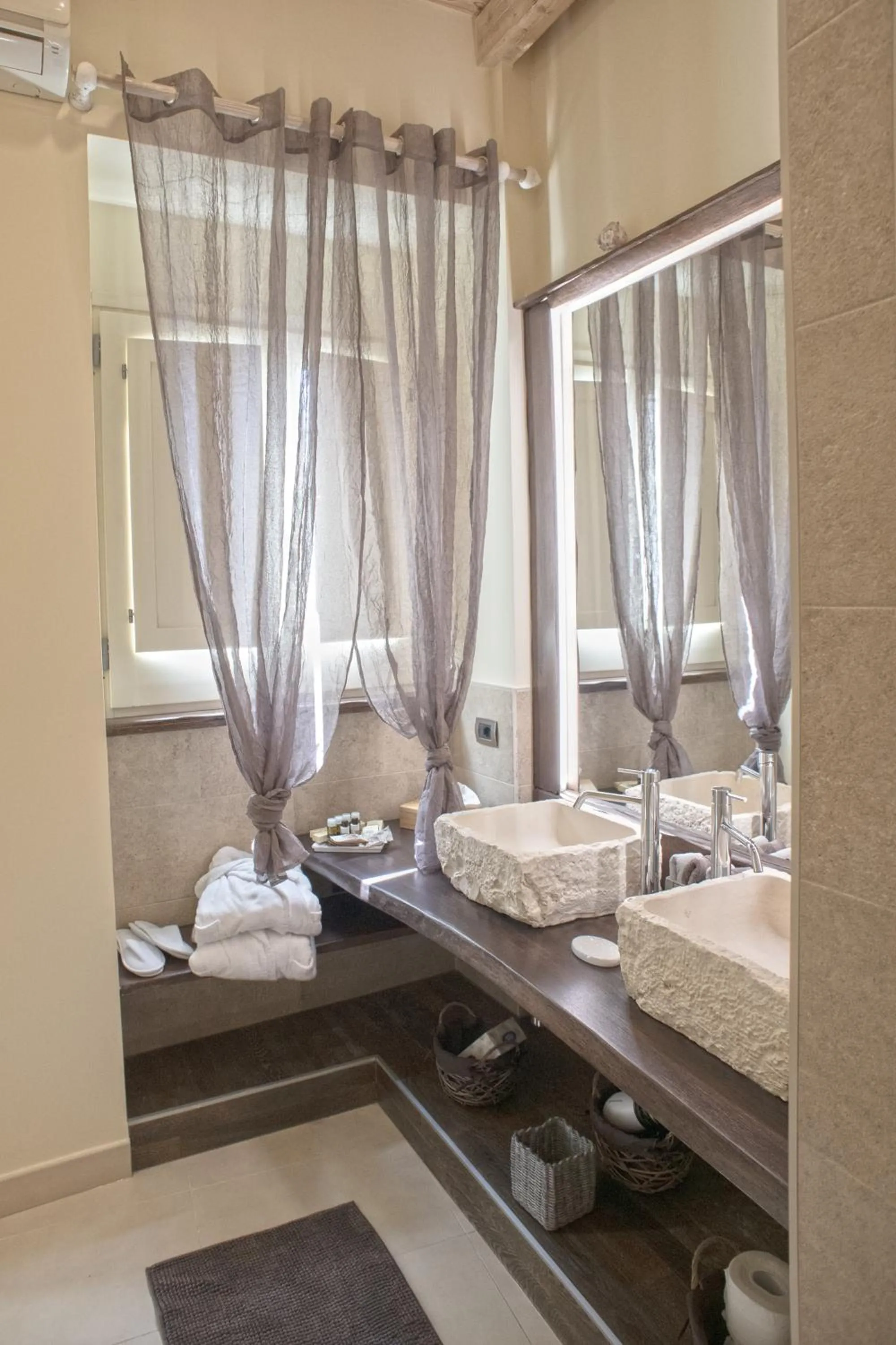 Shower in Perlage Suite Luxury B&B - Amazing view of Trulli