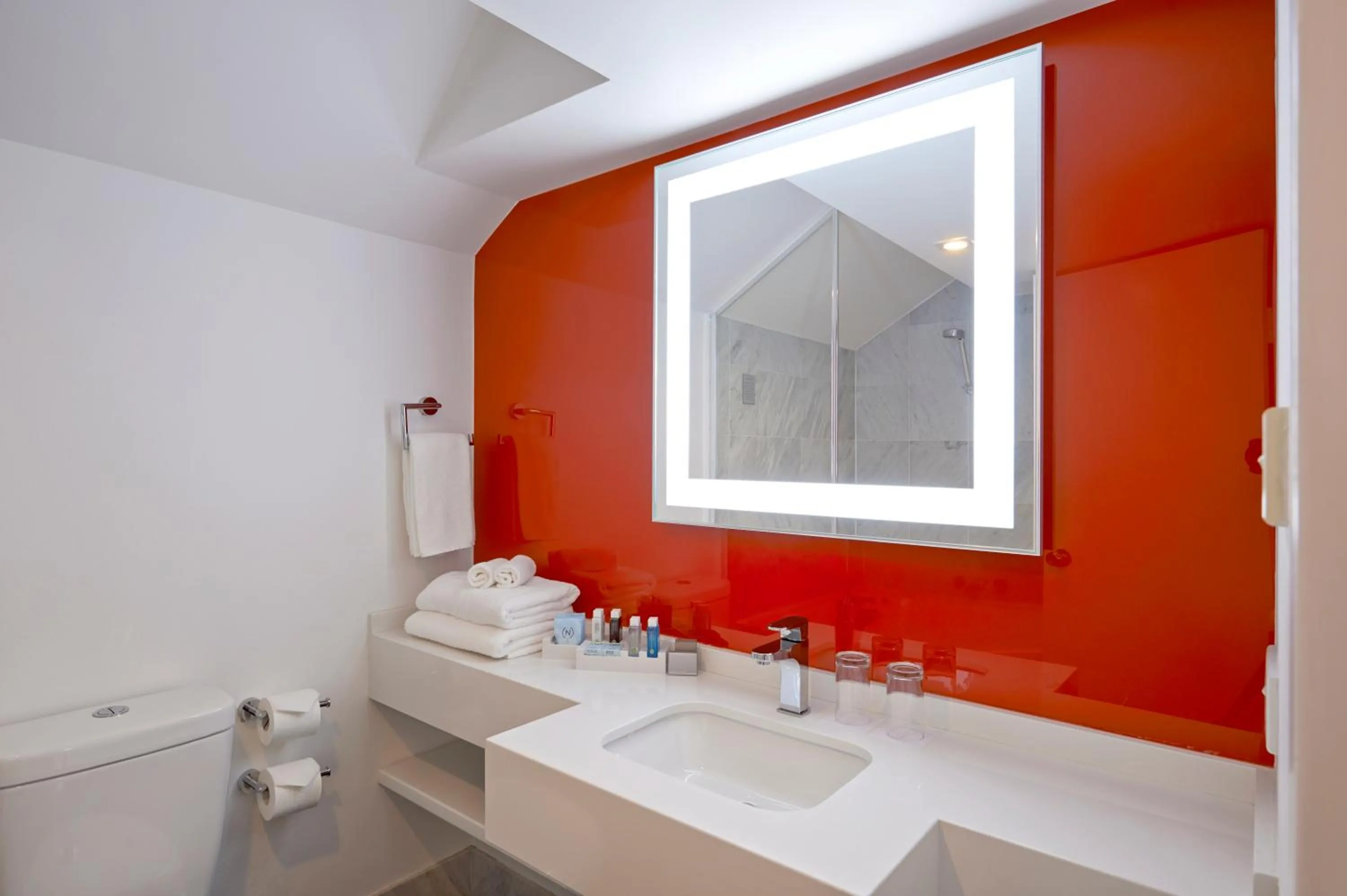 Bathroom in Novotel Sydney Parramatta