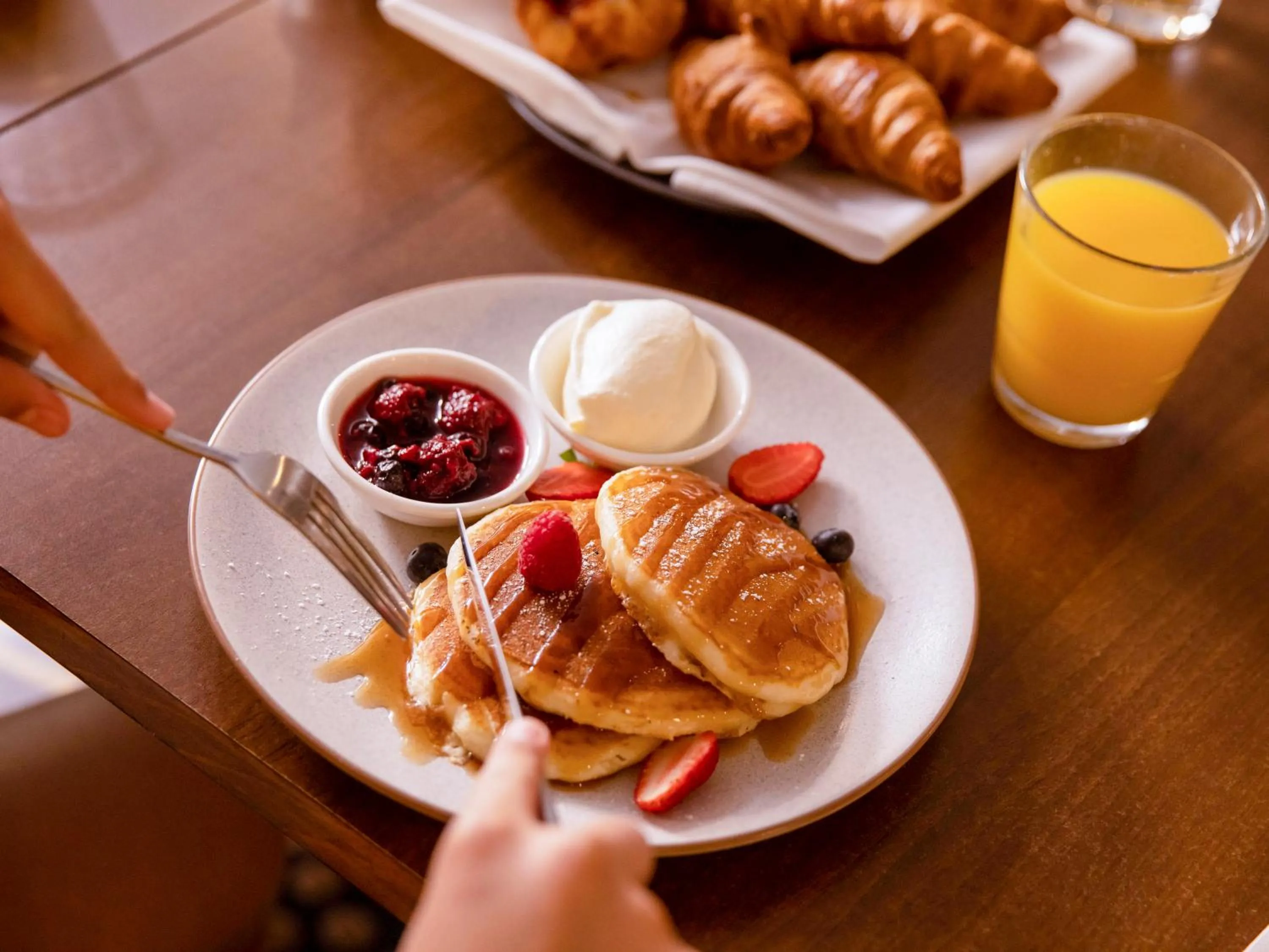 Restaurant/places to eat in Novotel Sydney Parramatta