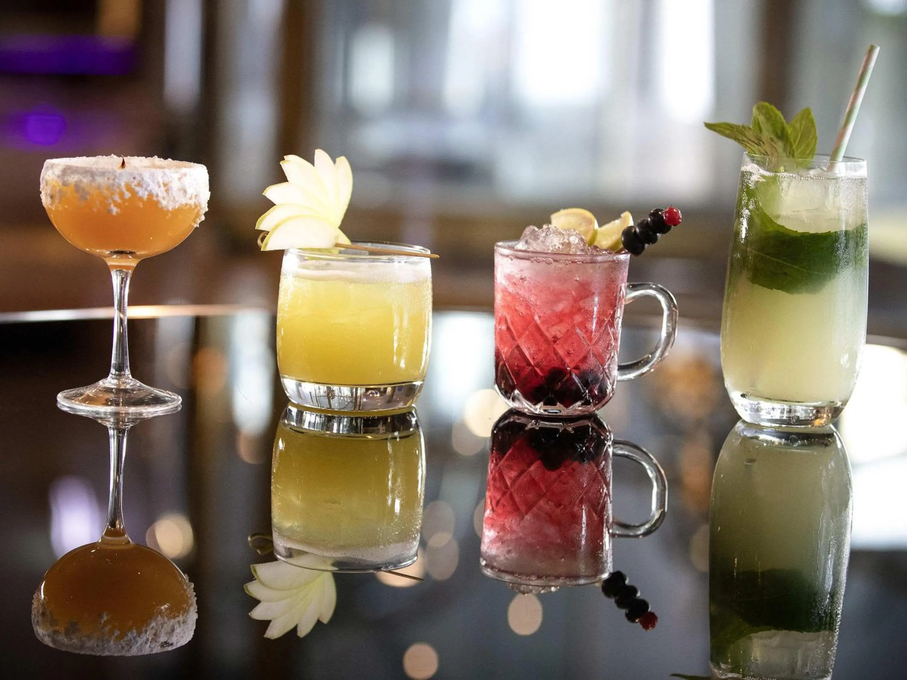 Lounge or bar in Novotel Sydney Parramatta