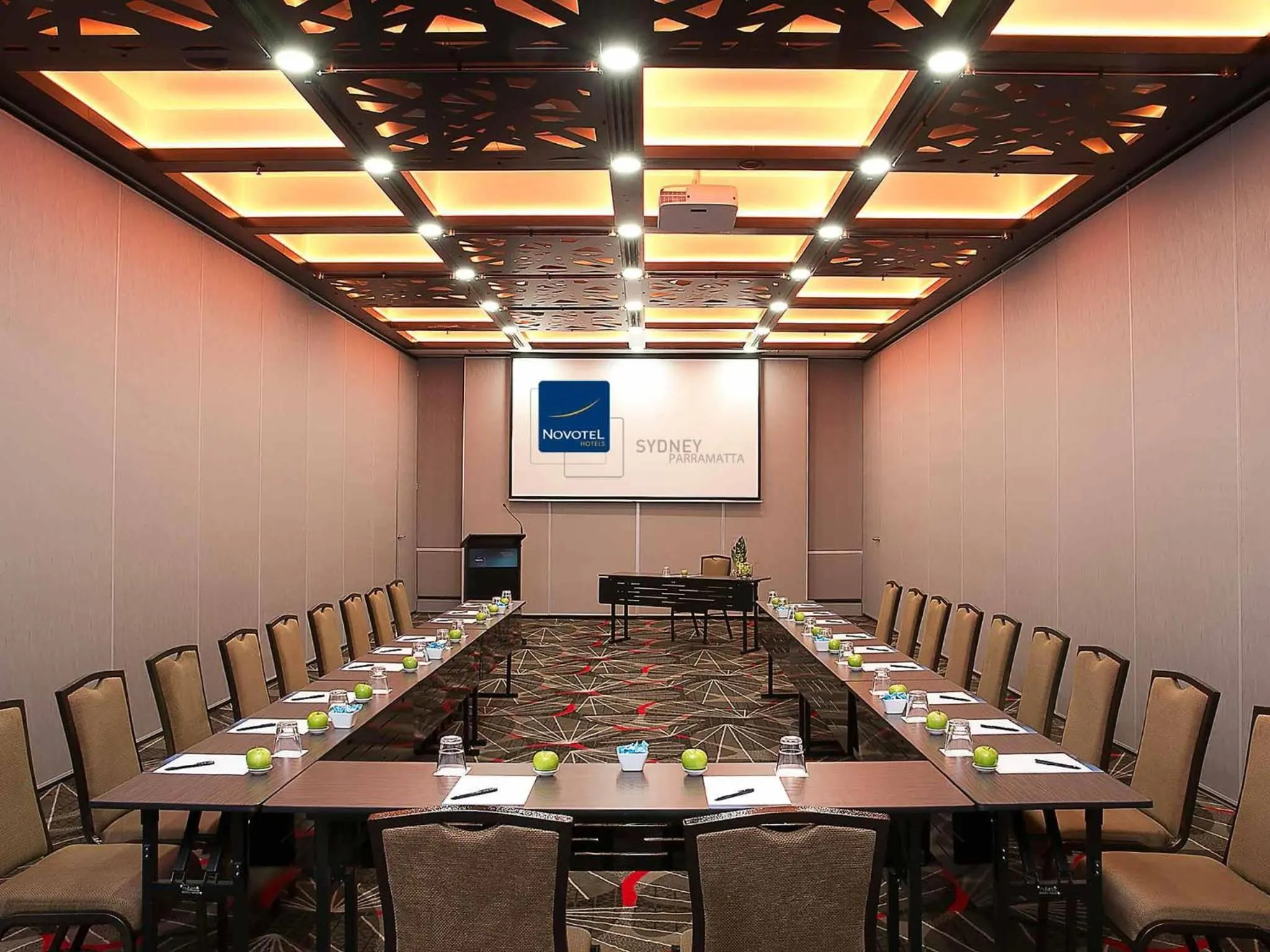Meeting/conference room in Novotel Sydney Parramatta