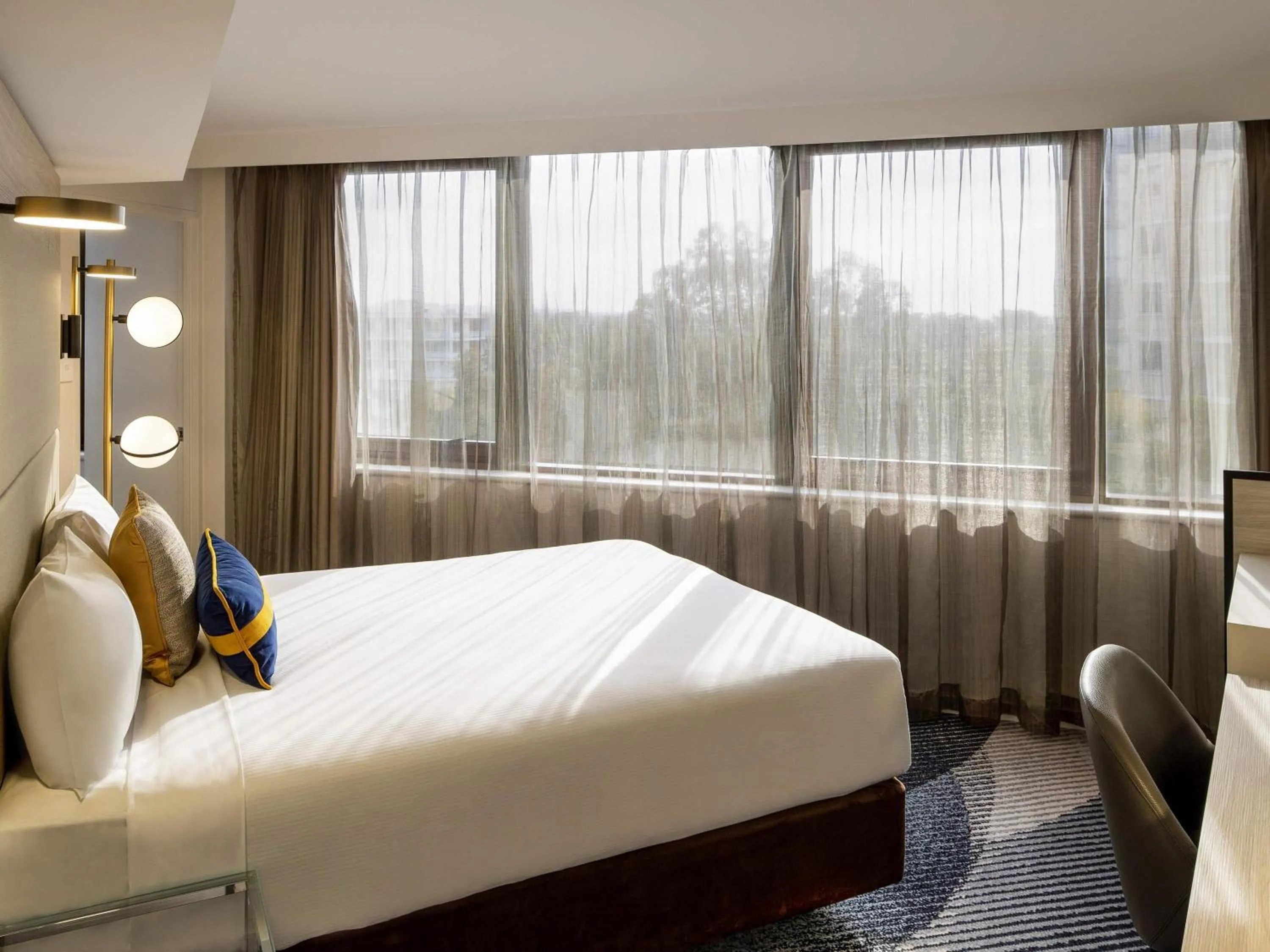 Bedroom, Bed in Novotel Sydney Parramatta