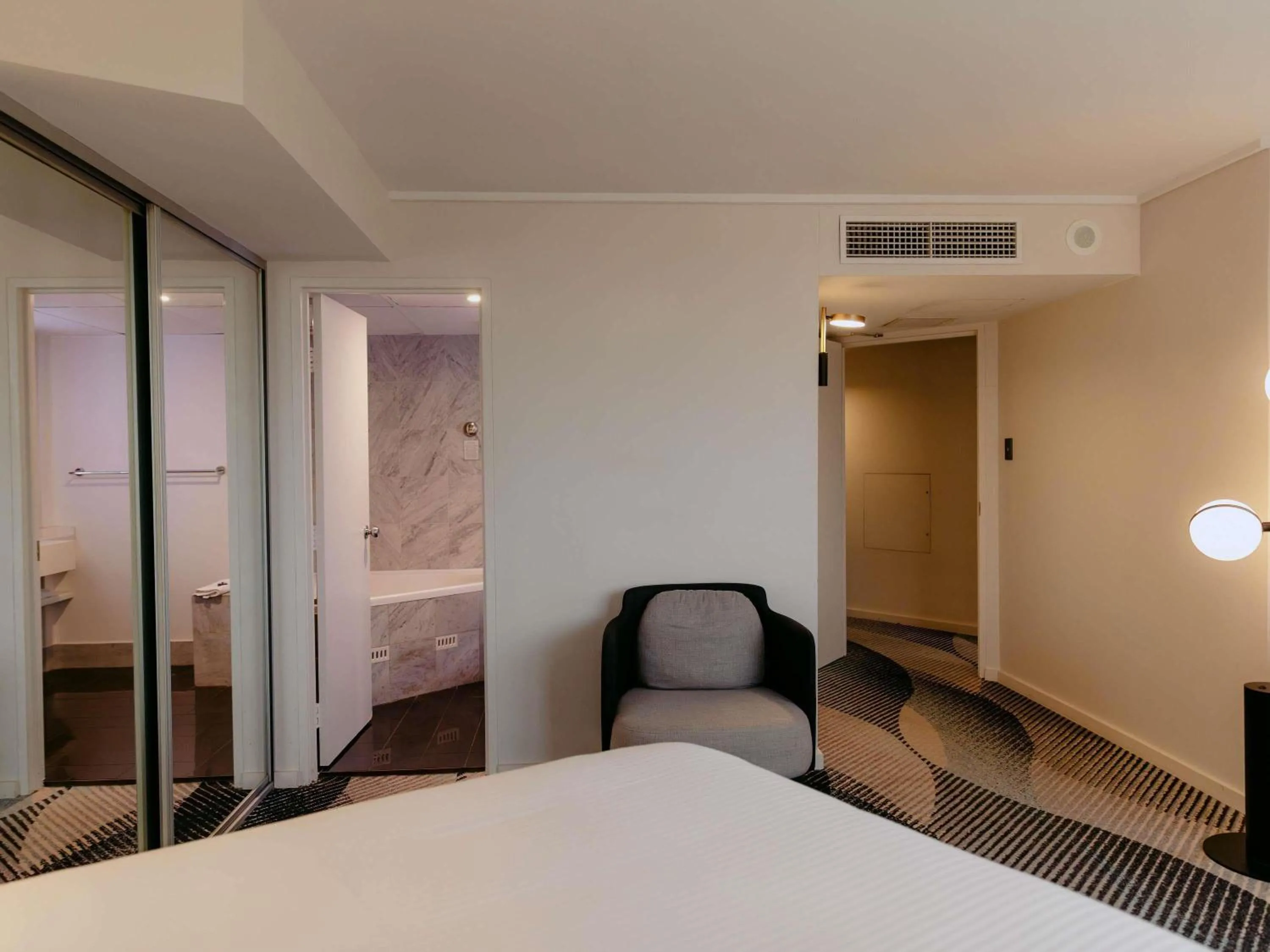 Bedroom, Bed in Novotel Sydney Parramatta