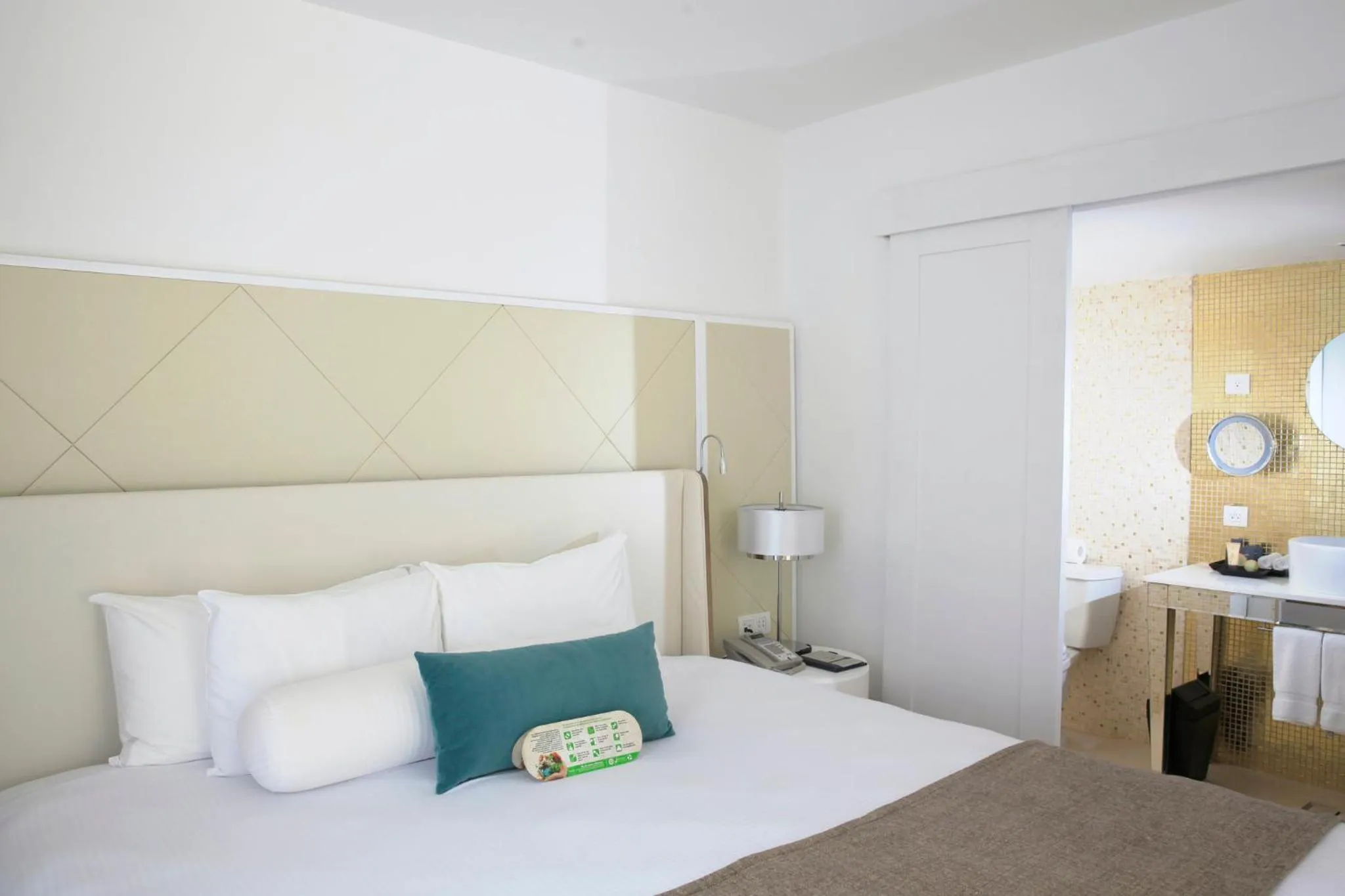 Photo of the whole room, Bed in Azul Beach Resort Negril, Gourmet All Inclusive by Karisma