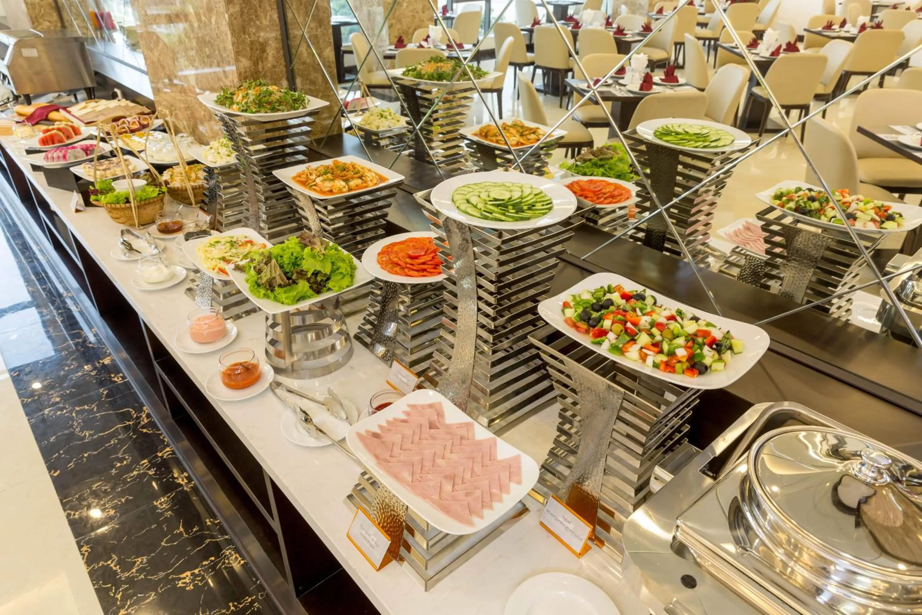 Food in Golden Line Hotel Danang