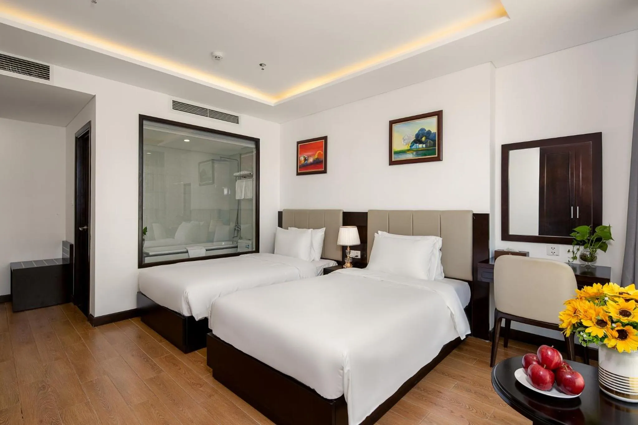 Bathroom, Bed in Golden Line Hotel Danang