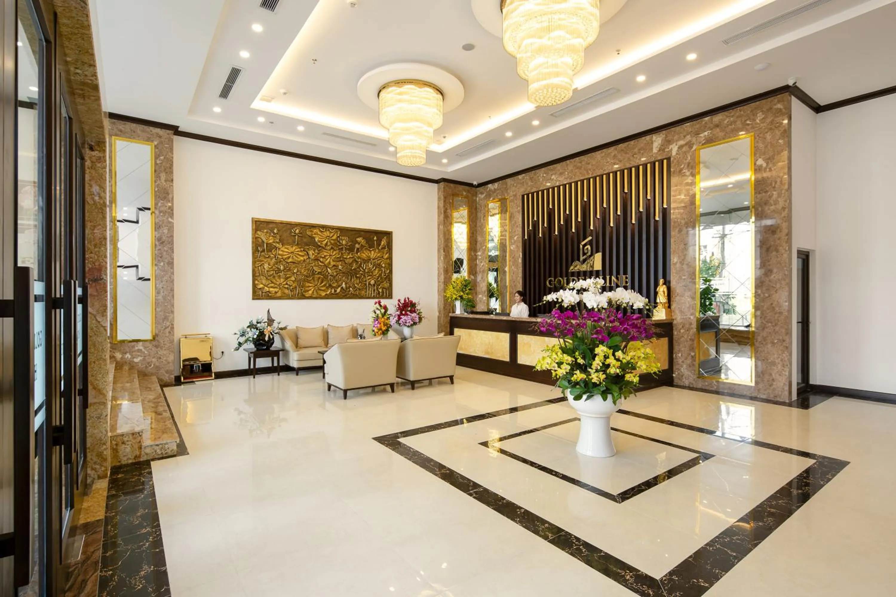 Property building in Golden Line Hotel Danang
