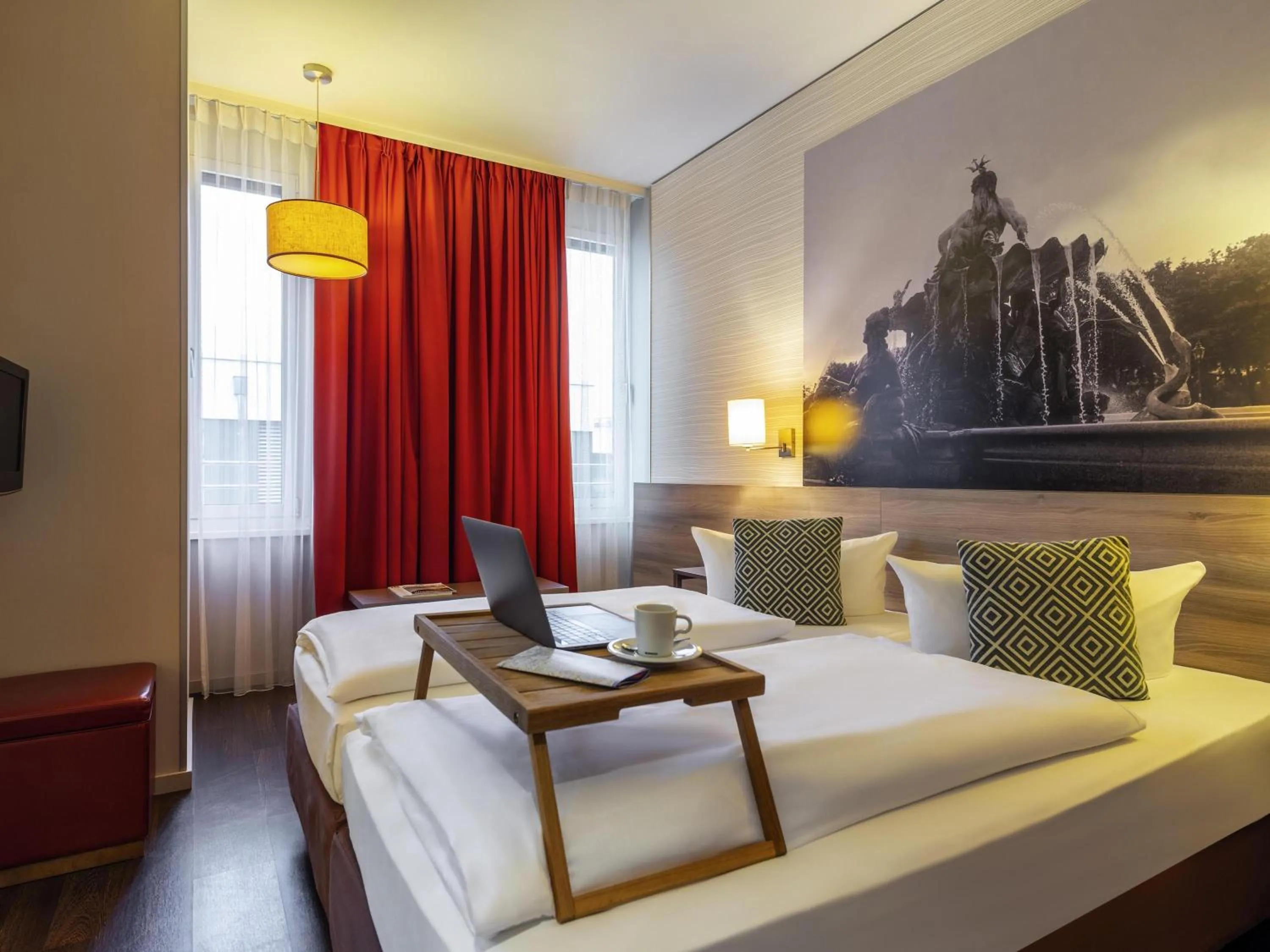 Bedroom, Bed in Aparthotel Adagio Berlin Kurfürstendamm