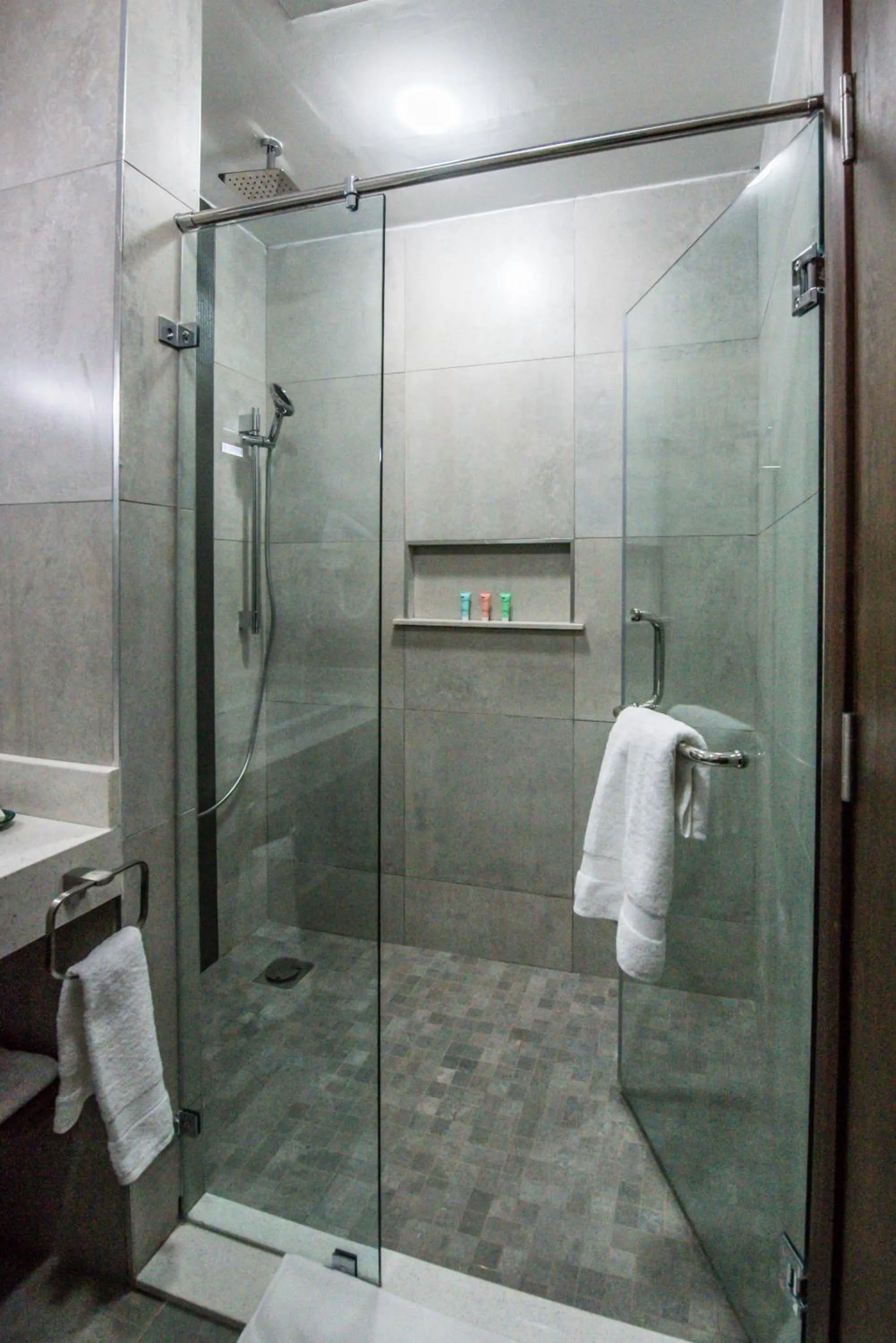Shower in Glam Hotel Nairobi - Near Westgate Mall, Westlands