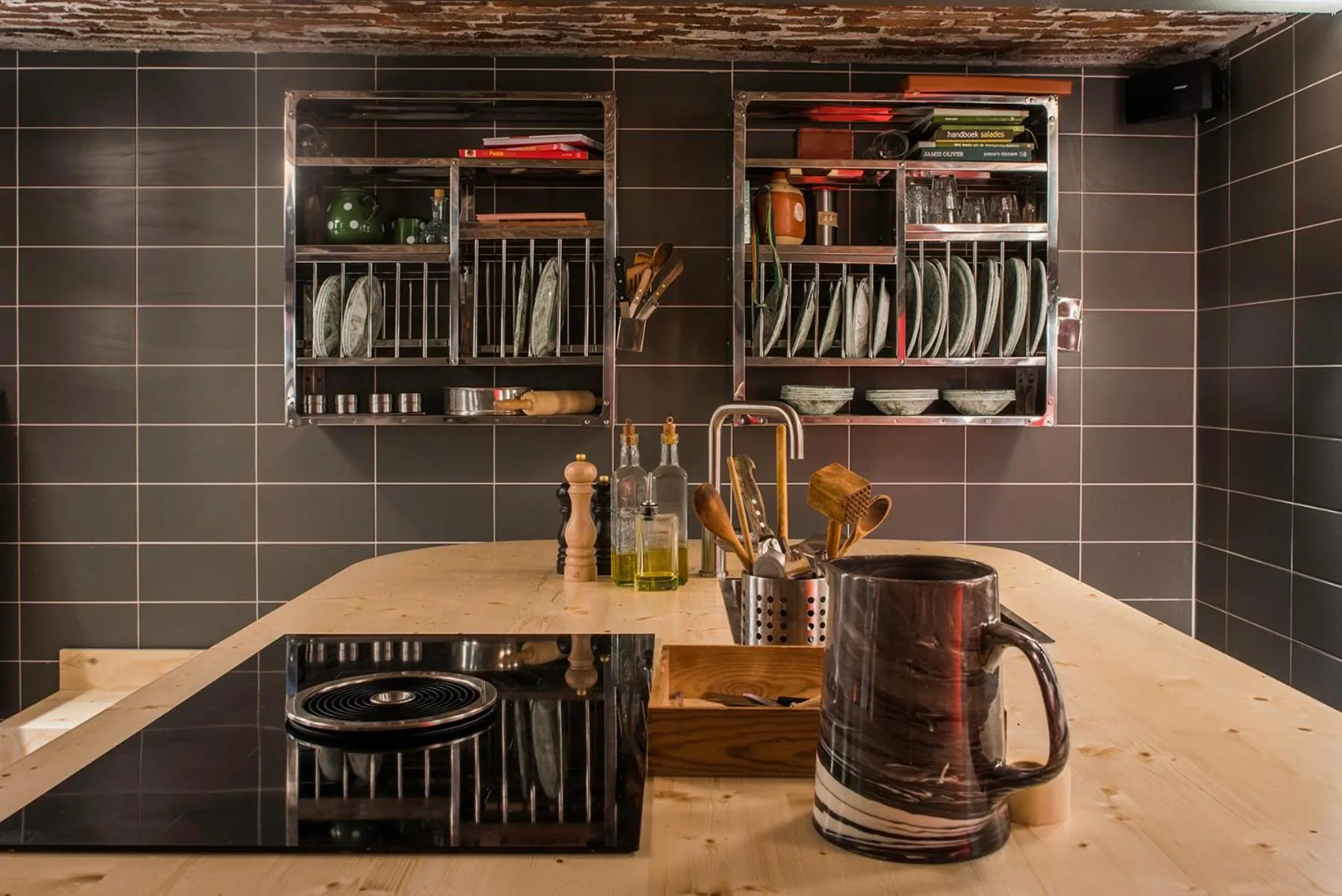 Kitchen or kitchenette in The Green Elephant Hostel & Spa