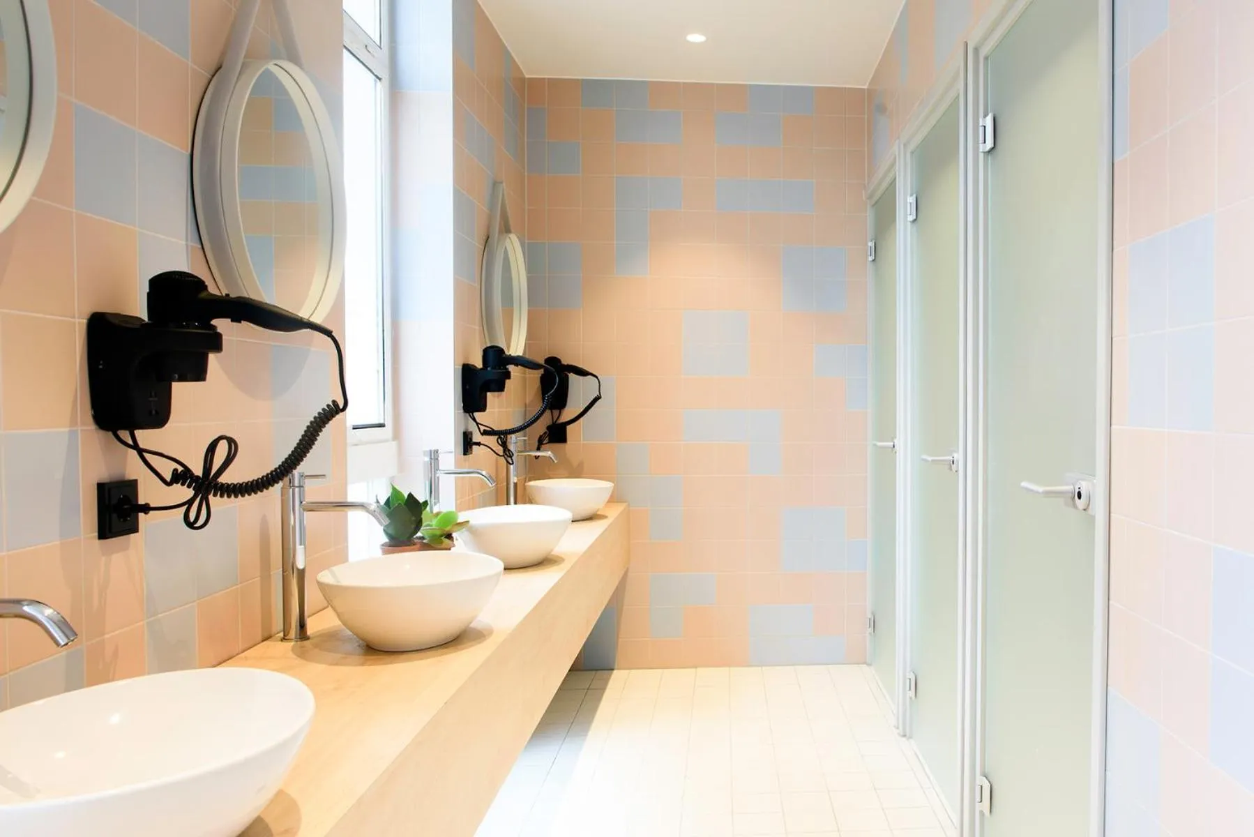 Shower in The Green Elephant Hostel & Spa