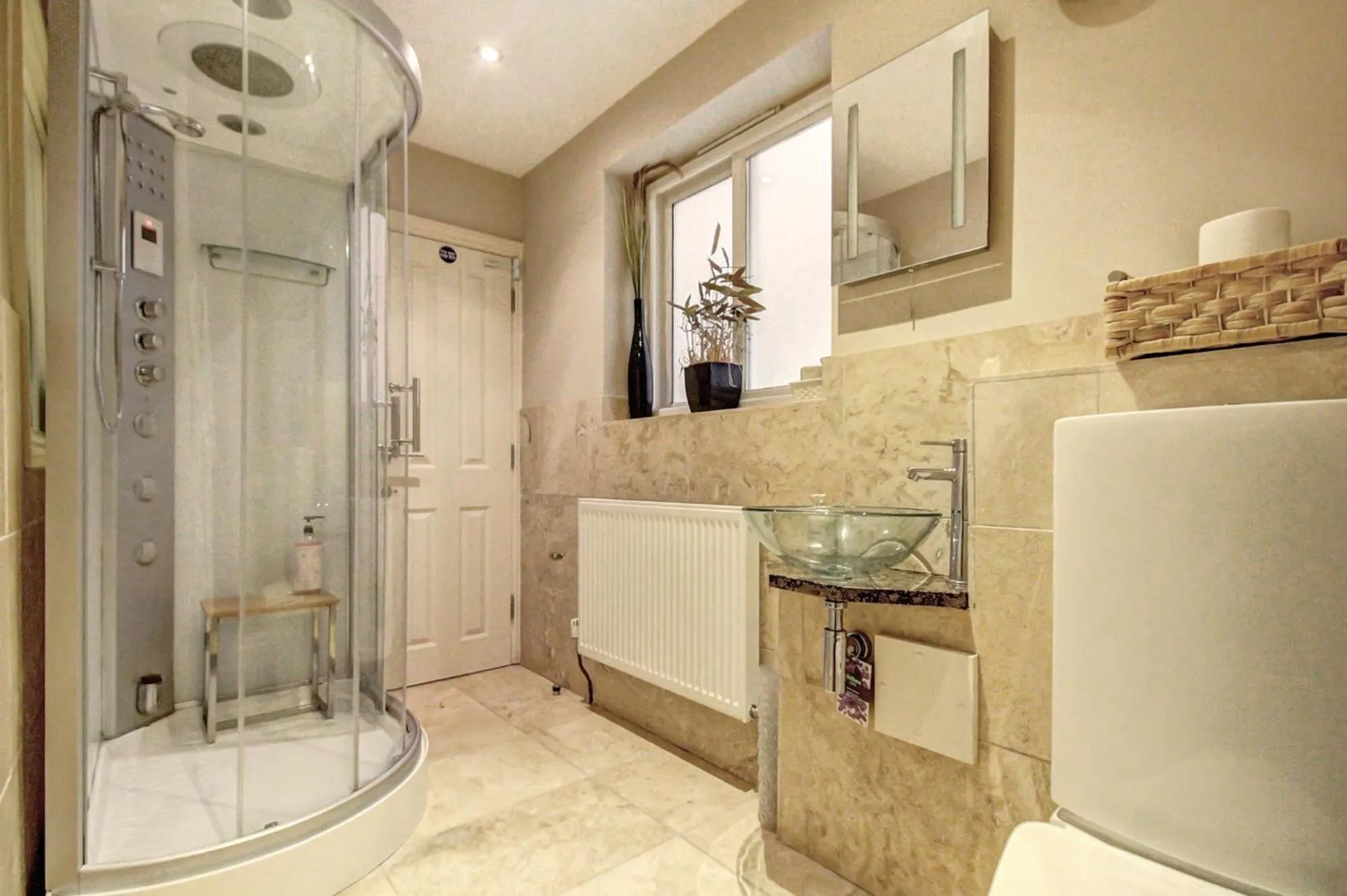 Bathroom in Chester Apartments