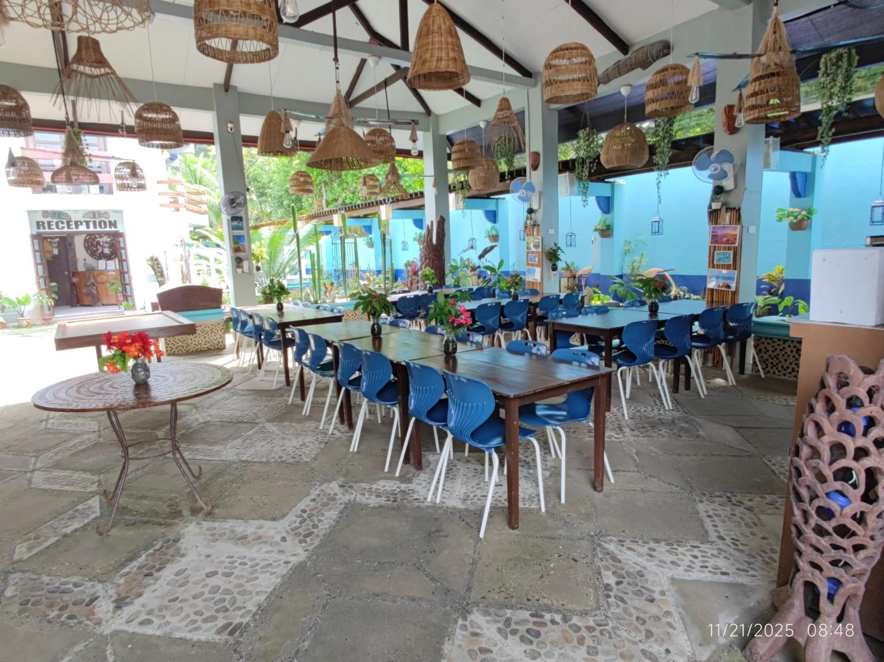 Restaurant/places to eat in Ferellee Beach Front Inn