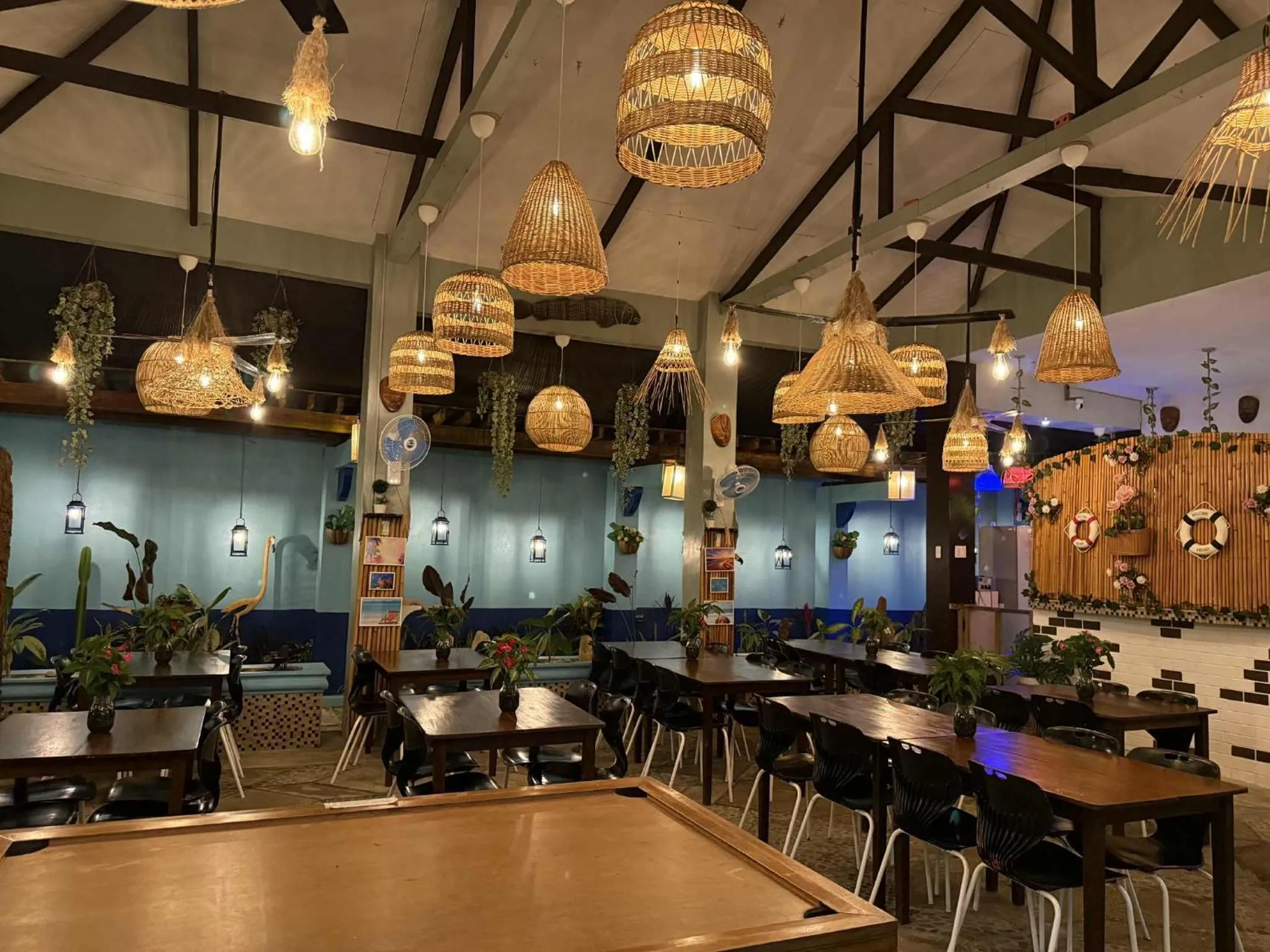 Restaurant/places to eat in Ferellee Beach Front Inn